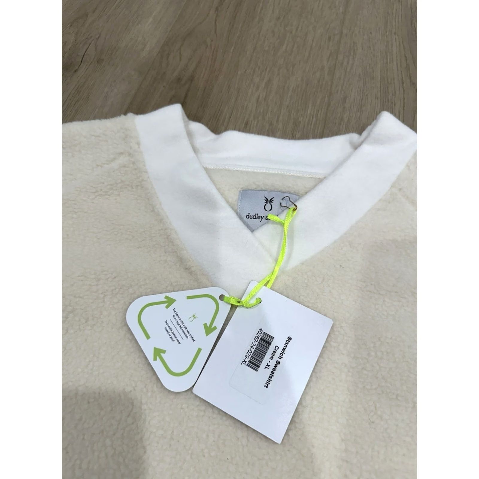 Vintage VINTAGE N/A Dudley Stephens Stanwich Sweatshirt Womens XL Cream V-Neck Pile Fleece Size XL / US 12-14 / IT 48-50 - 5 Thumbnail