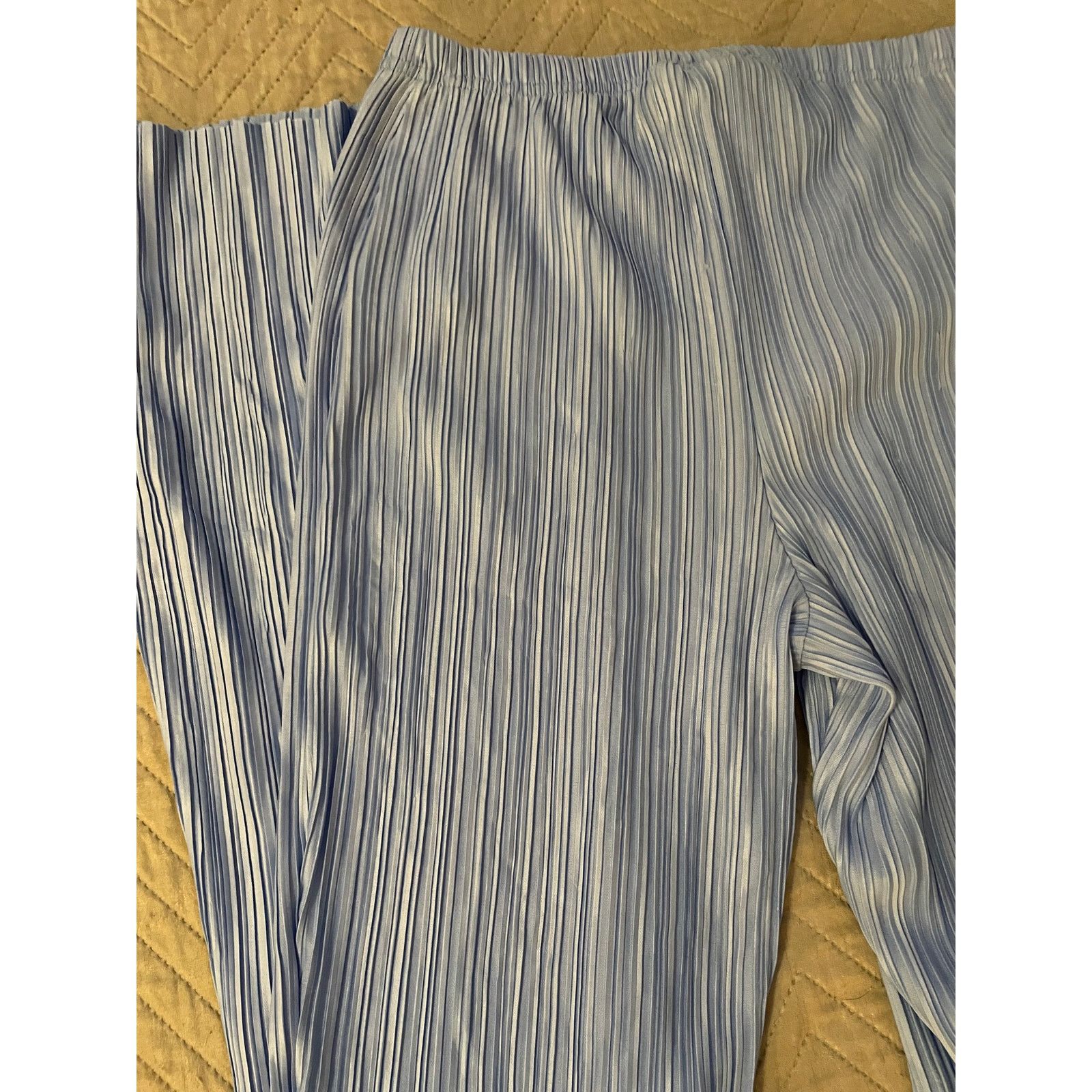 Boohoo Boohoo Women’s Size 8 Baby Blue Pleated Flare Pants Size 30" / US 8 / IT 44 - 11 Thumbnail