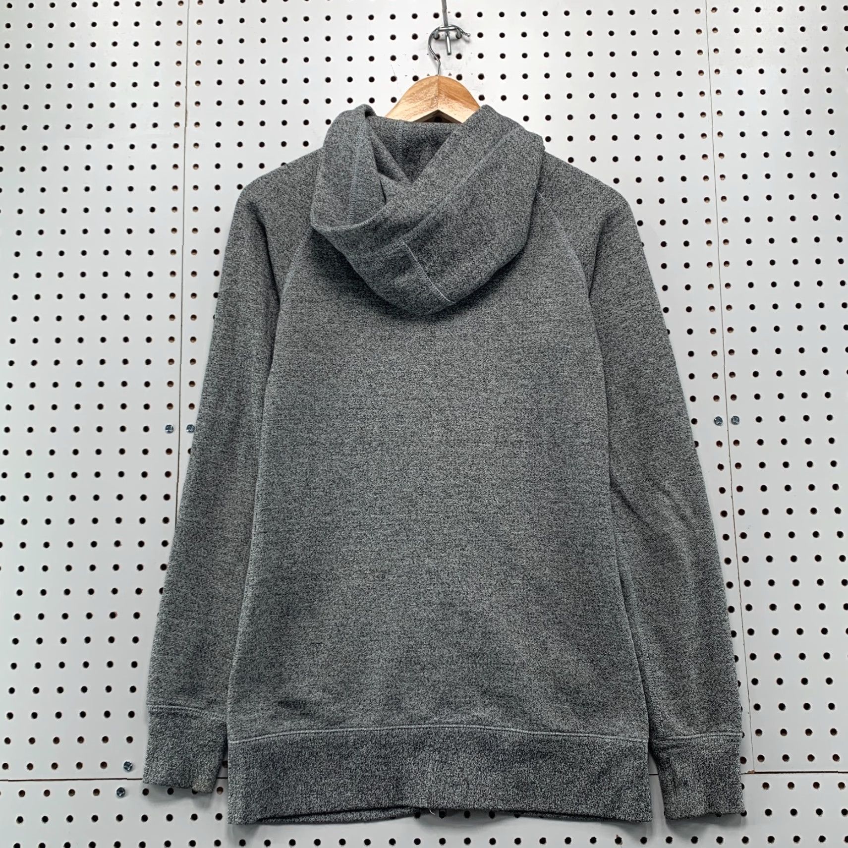 Roots Roots Fleece Zip Hooded Sweatshirt Womens Small Gray Beaver Logo - Adult Women - Size Small - Gray - Logo - 17X28 - Vintage? No. 90s? Not specified. Size S / US 4 / IT 40 - 2 Thumbnail