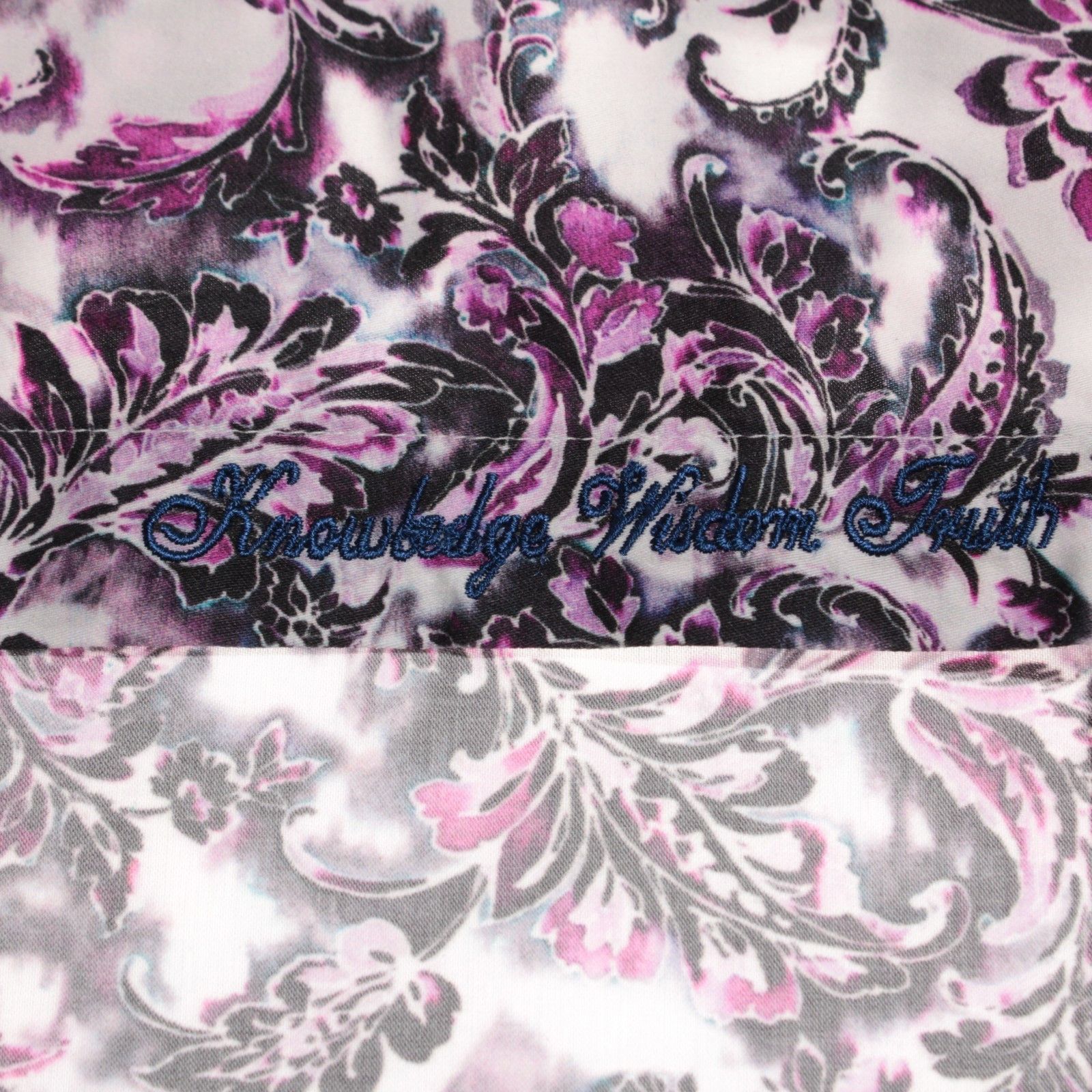 Robert Graham Robert Graham New with tags Shirt Size M US In Purple Size US M / EU 48-50 / 2 - 5 Thumbnail