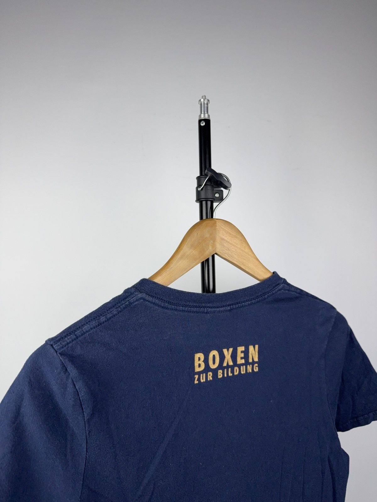 Vintage 00s Bozecken “Mir Si Mir” Swiss Boxing V-Neck Tee Size S / US 4 / IT 40 - 8 Thumbnail