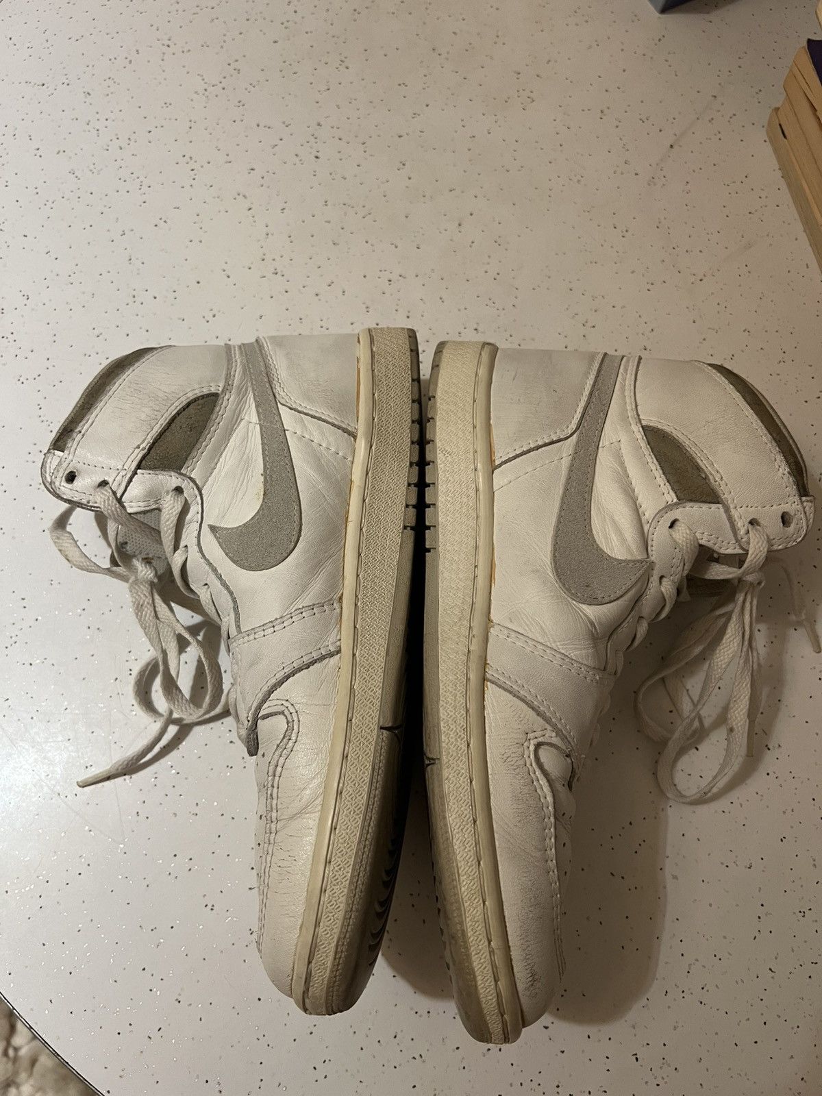 Nike 1985 Jordan 1 Neutral/Natural Grey Size US 9.5 / EU 42-43 - 13 Thumbnail