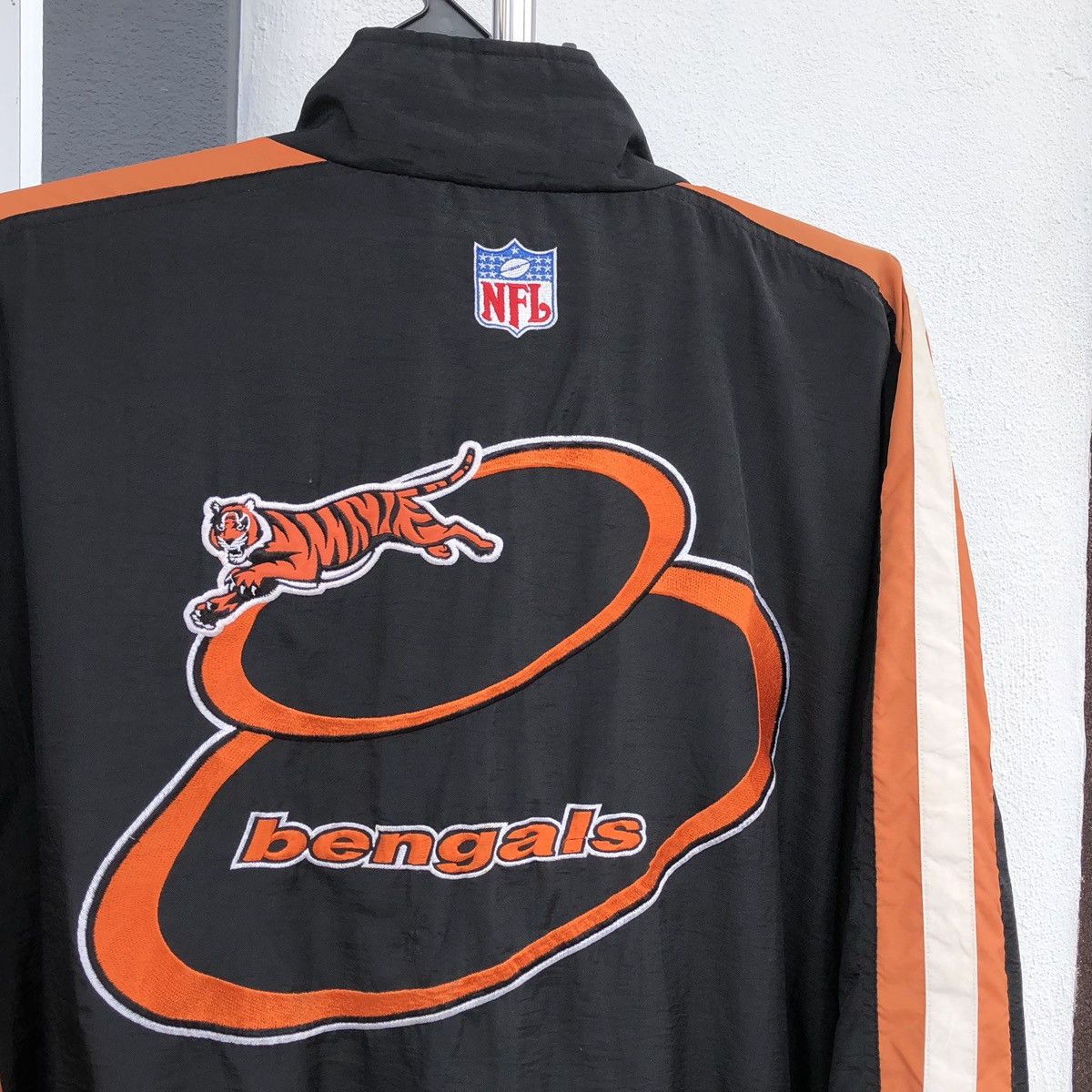 NFL VTG Logo Athletic Pro Line Cincinatti Bengals NFL Jacket Size US XL / EU 56 / 4 - 2 Thumbnail