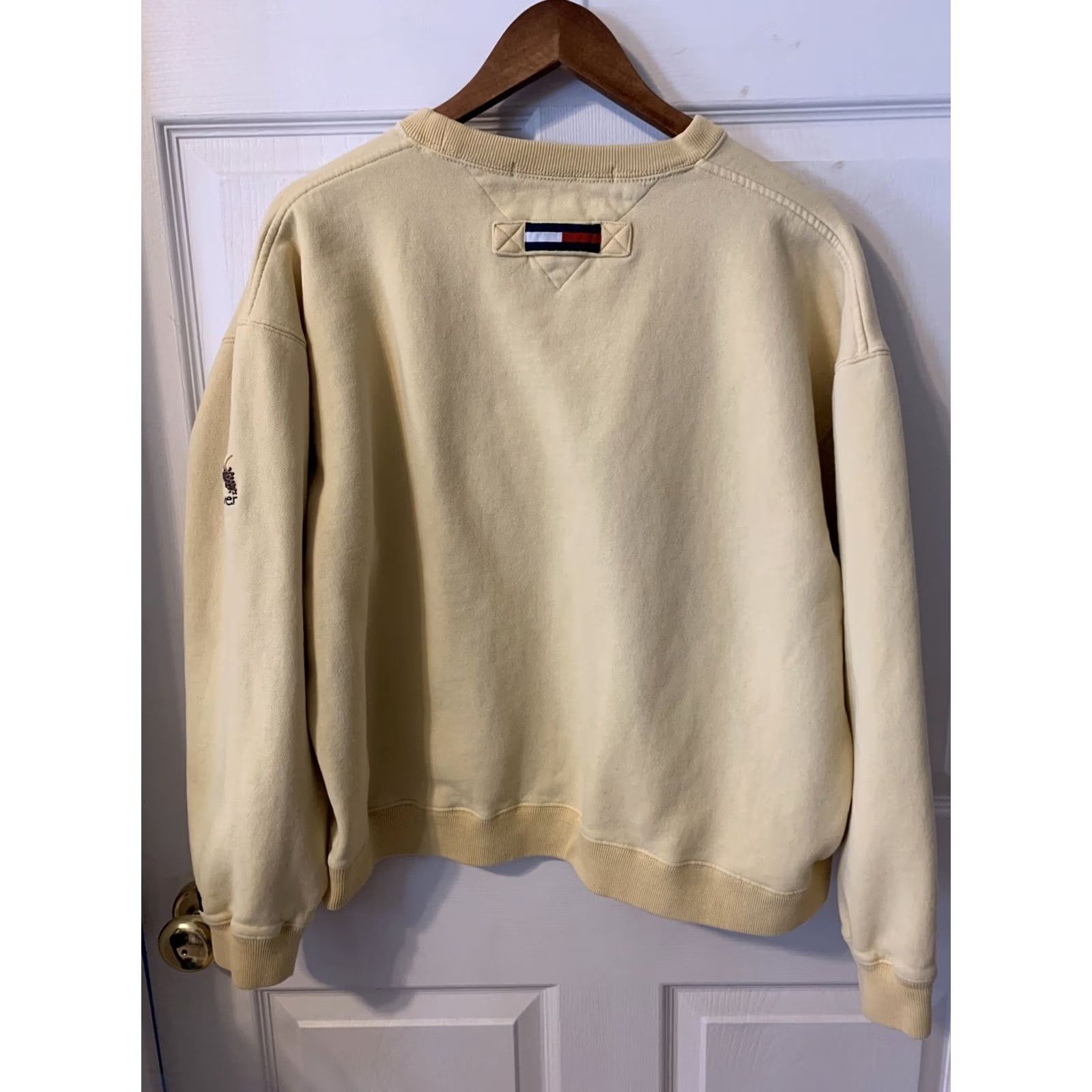 Tommy Hilfiger VINTAGE Tommy Hilfiger Yellow Crew Neck Pullover Sweater Womens XL Size Regular Knit Solid 90s Classic Sports Shirt Size XL / US 12-14 / IT 48-50 - 7 Thumbnail