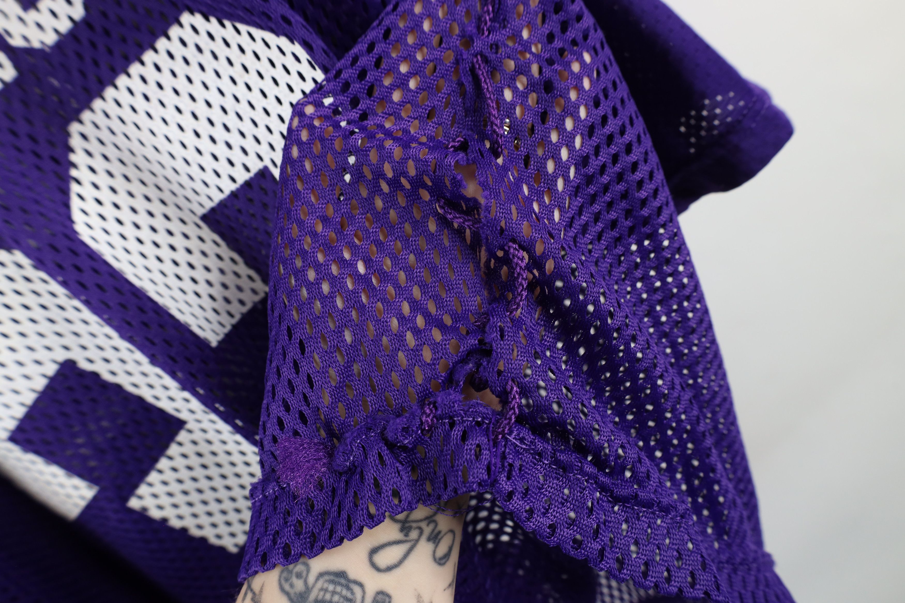 Vintage Vintage 90s Streetwear Cropped Mesh Football Jersey USA Size US XXL / EU 58 / 5 - 5 Thumbnail