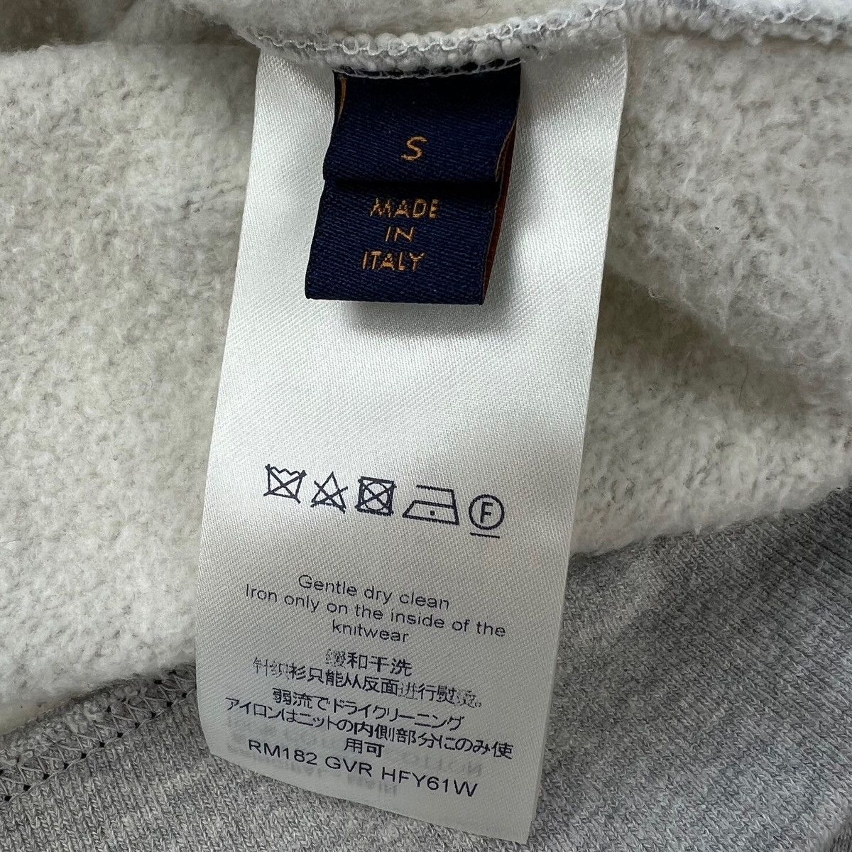 Louis Vuitton Louis Vuitton Peace & Love Embroidered Sweatshirt Size US S / EU 44-46 / 1 - 5 Thumbnail