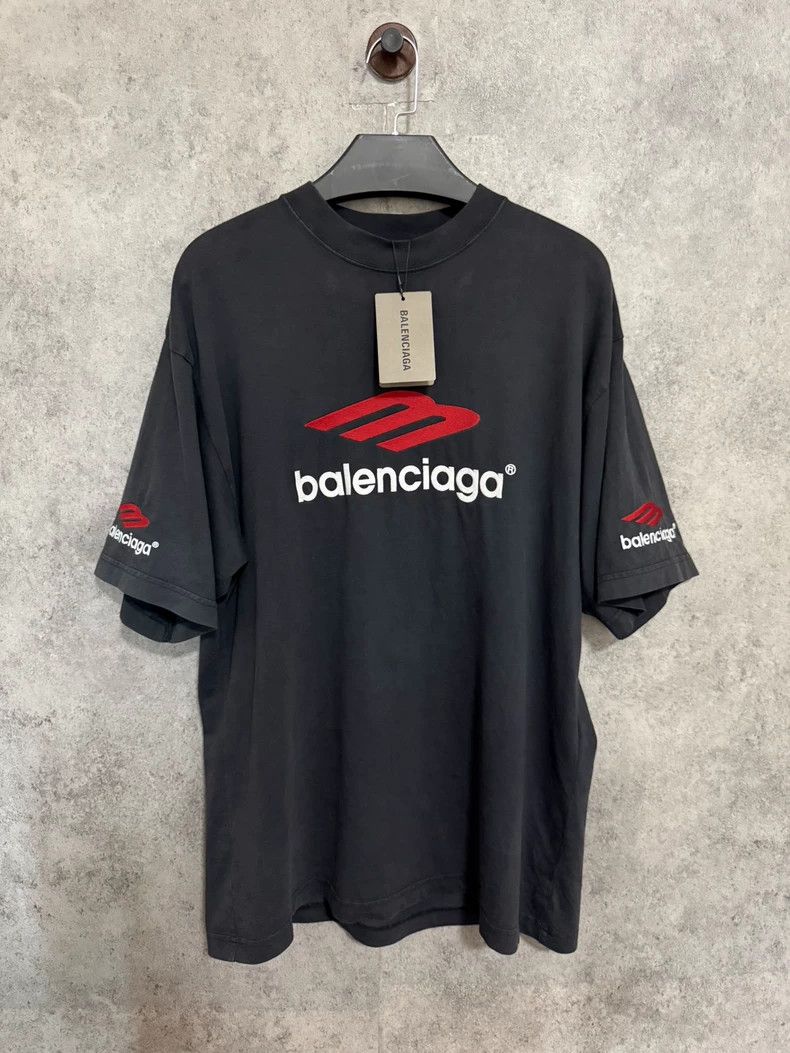 Balenciaga Balenciaga Black and Red Embroidered Logo 3B Short Sleeve Size US XS / EU 42 / 0 - 1 Thumbnail