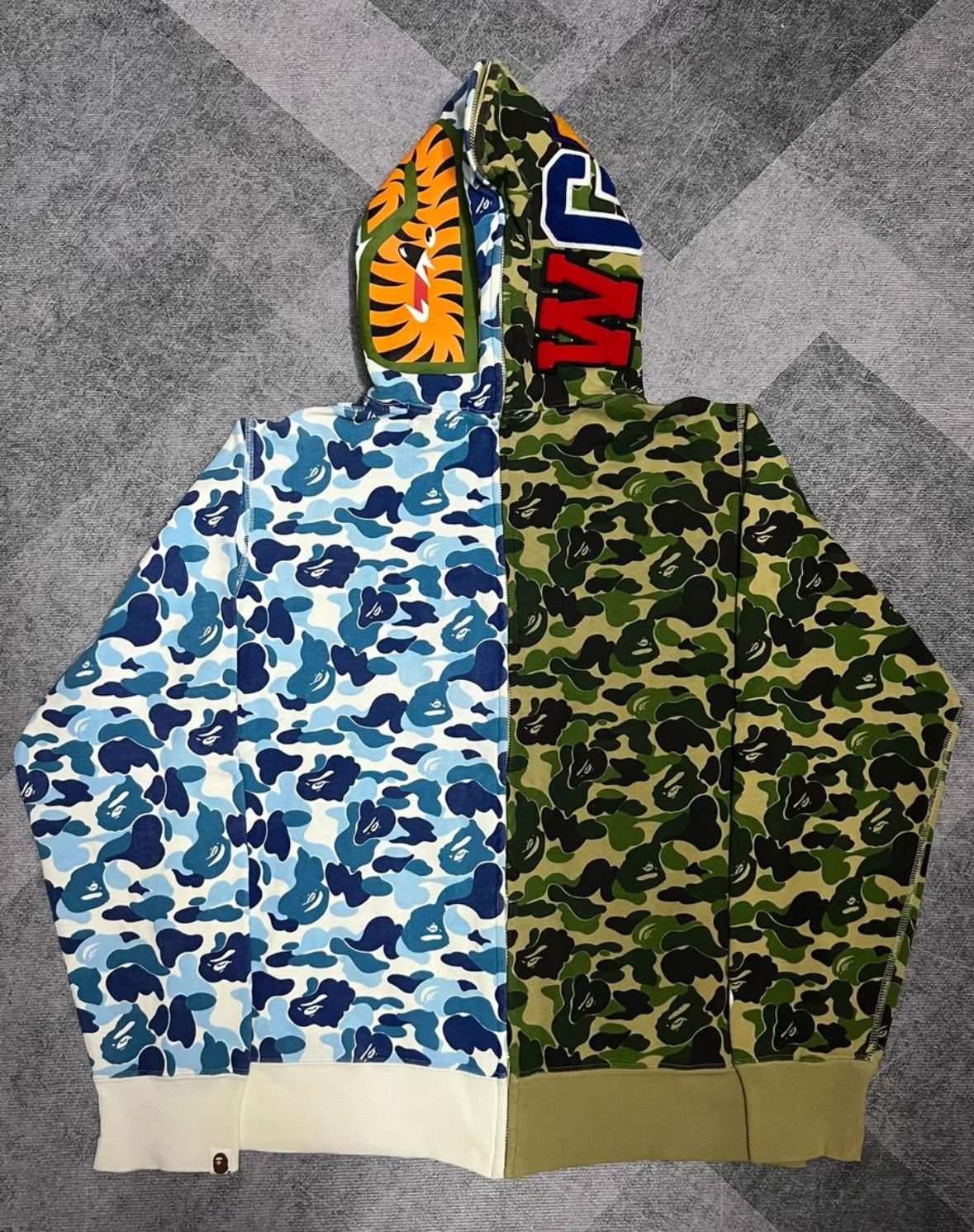 Bape BAPE CAMO SHARK FULL ZIP HOODIE Size US L / EU 52-54 / 3 - 2 Thumbnail
