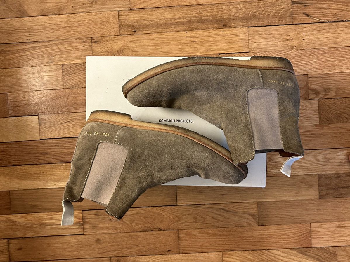 Common Projects Common Projects Suede Chelsea Boots in Taupe sz 42 Size US 9 / EU 42 - 5 Thumbnail