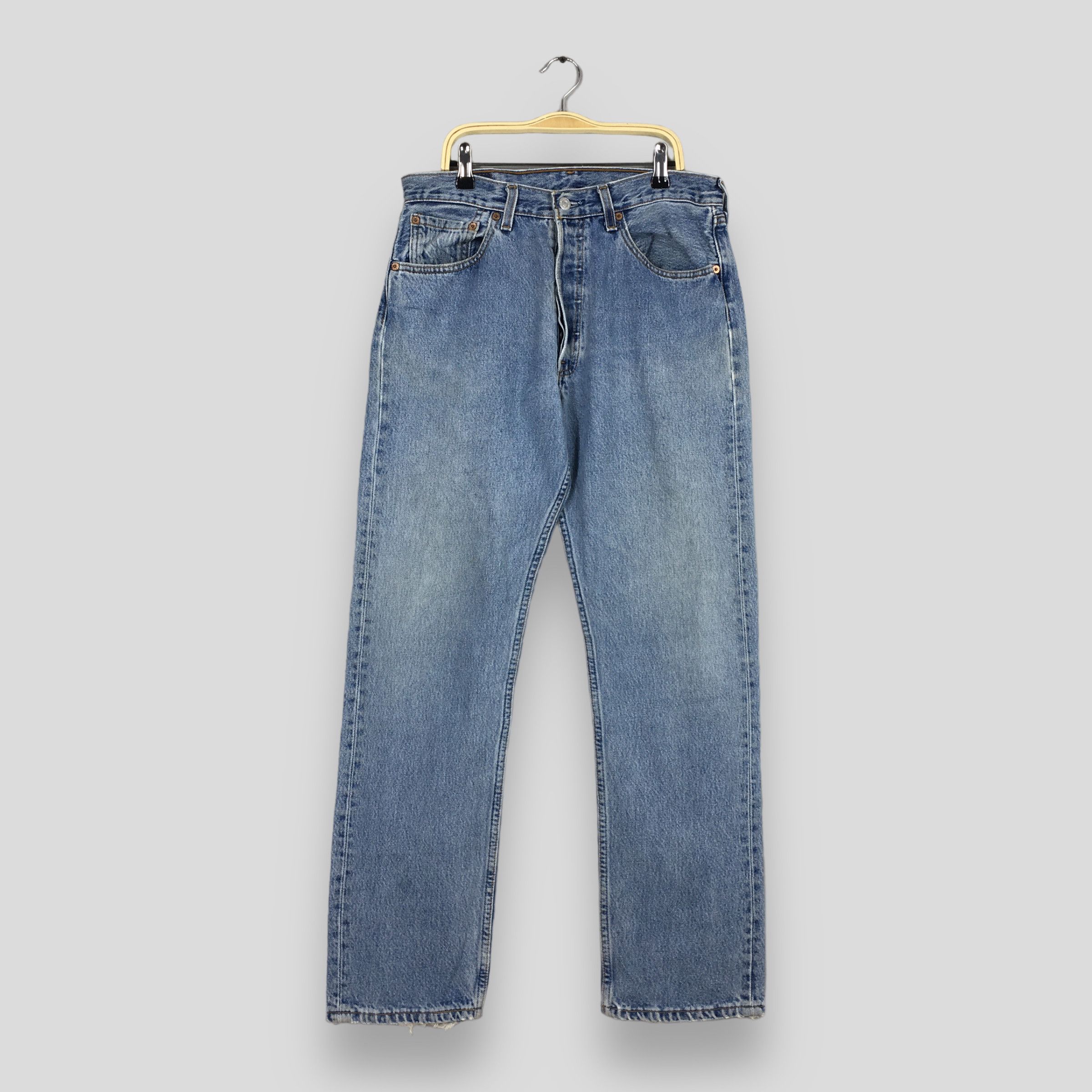 Levi's Size 31x32 Vintage 90s Levi's 501 Faded Blue Jeans S1897