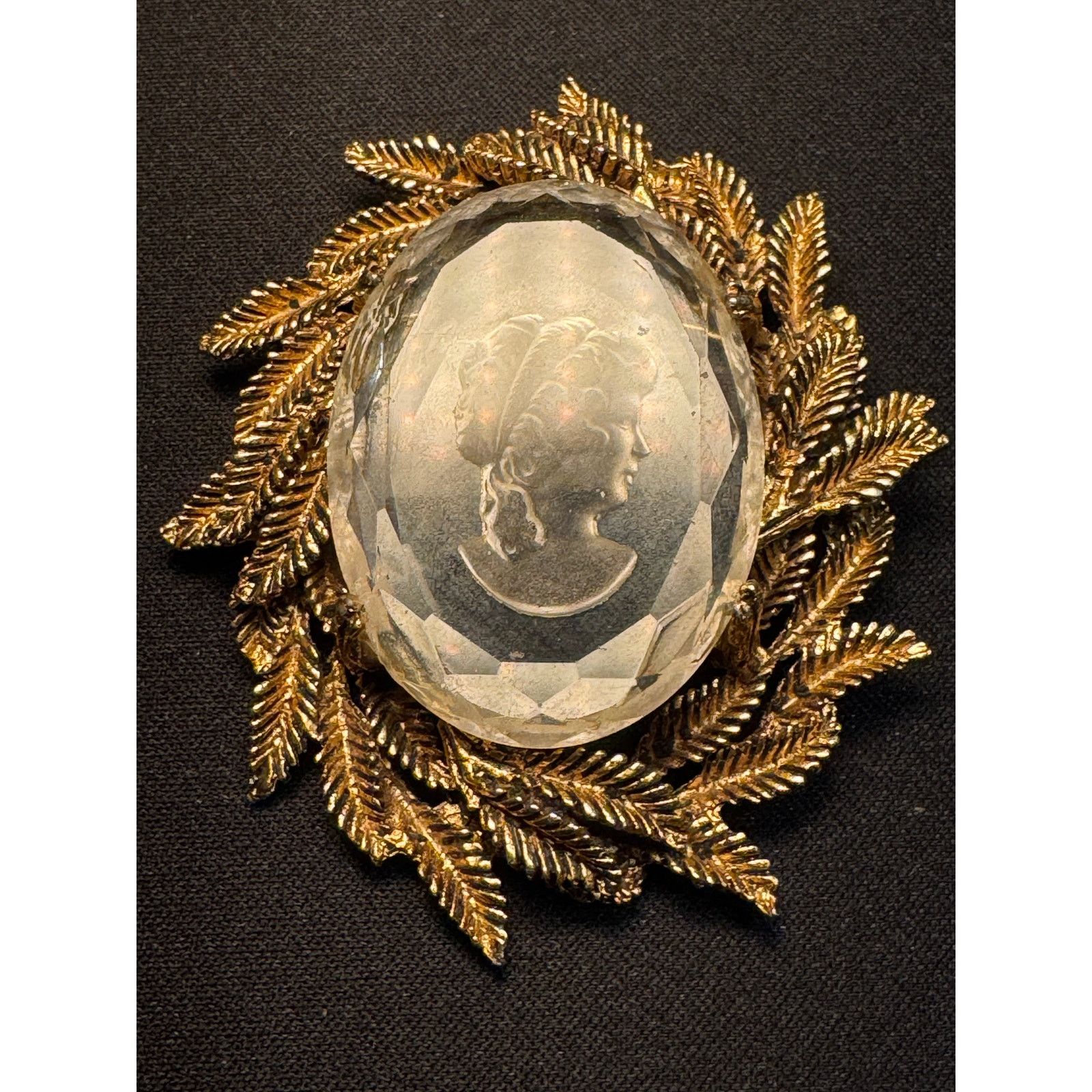 Other Vintage Intaglio Gold Tone Glass Cameo Brooch Size ONE SIZE - 2 Thumbnail