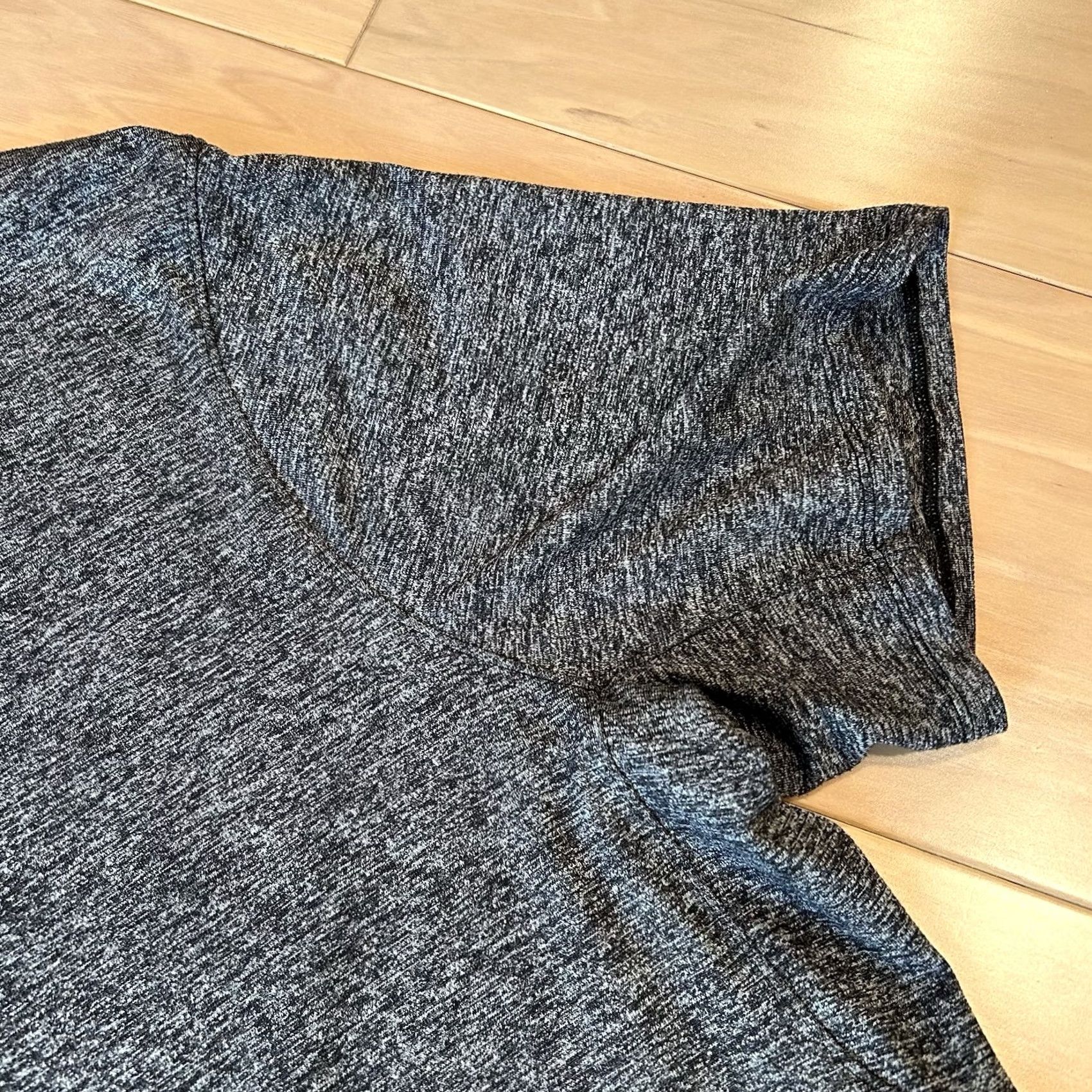Lululemon Lululemon Metal Vent T-Shirt Shirt Short Sleeve Men's L Gray Crew Neck Athletic Athleticwear Size US L / EU 52-54 / 3 - 3 Thumbnail