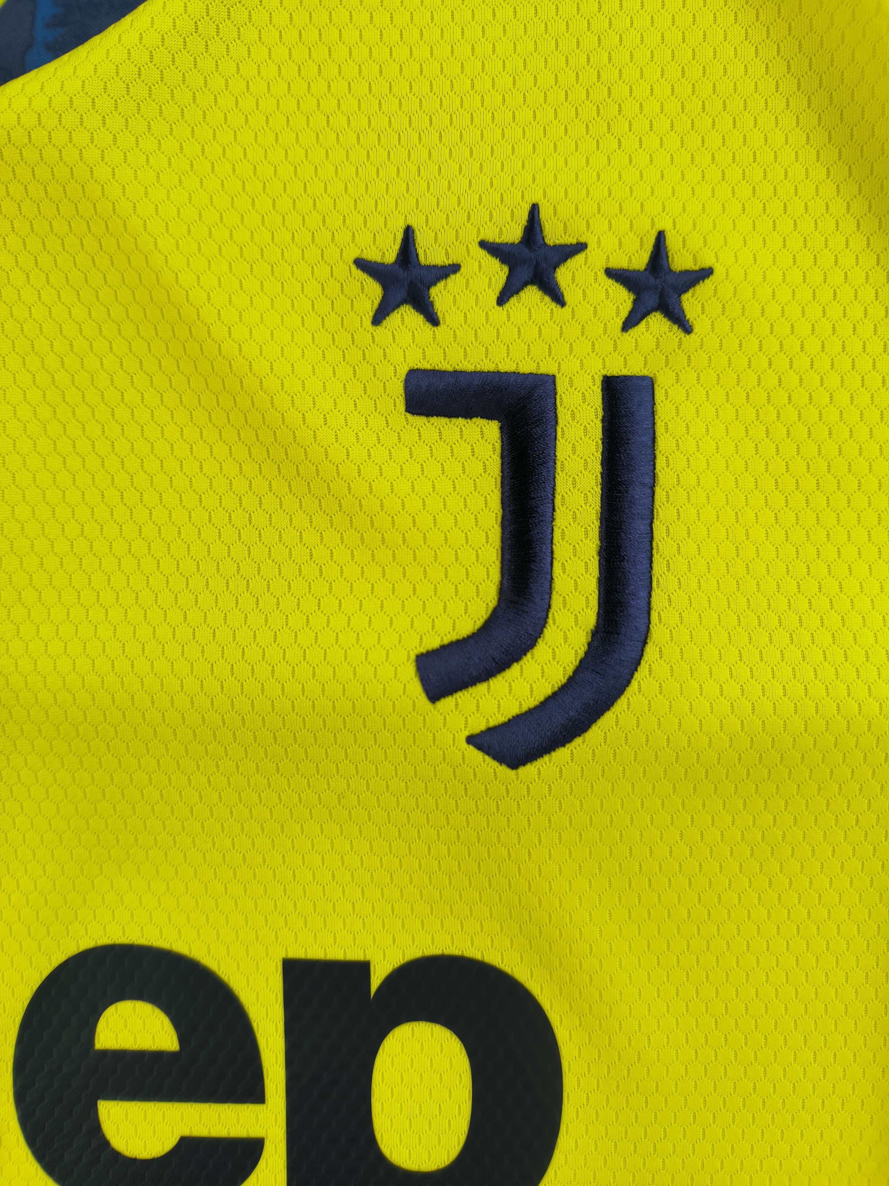 Adidas Juventus 2020-21 Adidas goalkeeper football jersey size L Size US L / EU 52-54 / 3 - 4 Thumbnail