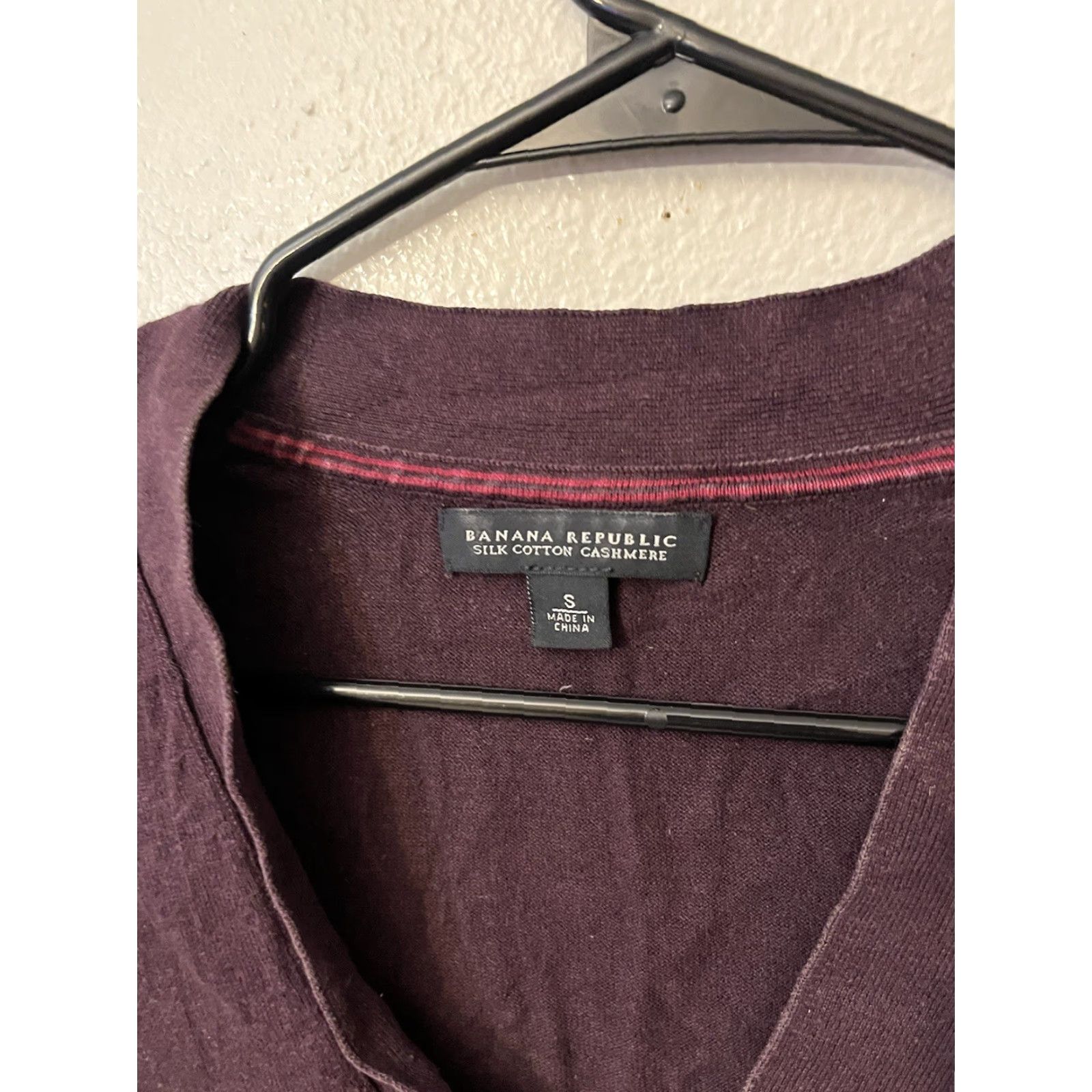 Banana Republic VINTAGE Banana Republic Sweater Womens S Long Sleeve Pullover Cashmere Blend Maroon Classic 90s Size S / US 4 / IT 40 - 2 Thumbnail