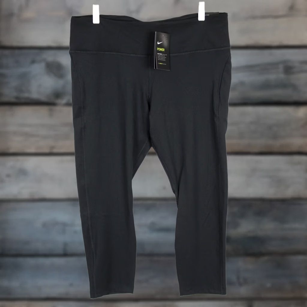 Nike Nike Fast Women's Mid Rise Crop Running Legging XL Black CZ9238 010 Size 40" / US 18 - 1 Thumbnail