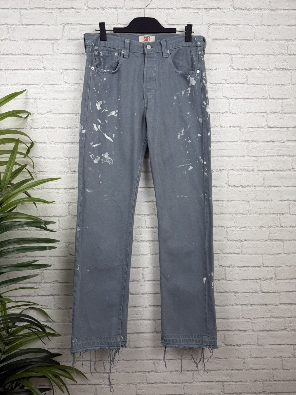 Levi's (33x33) PAINT THRASHED FADED Blue Levi’s 501 Jeans Size US 33 - 2 Thumbnail