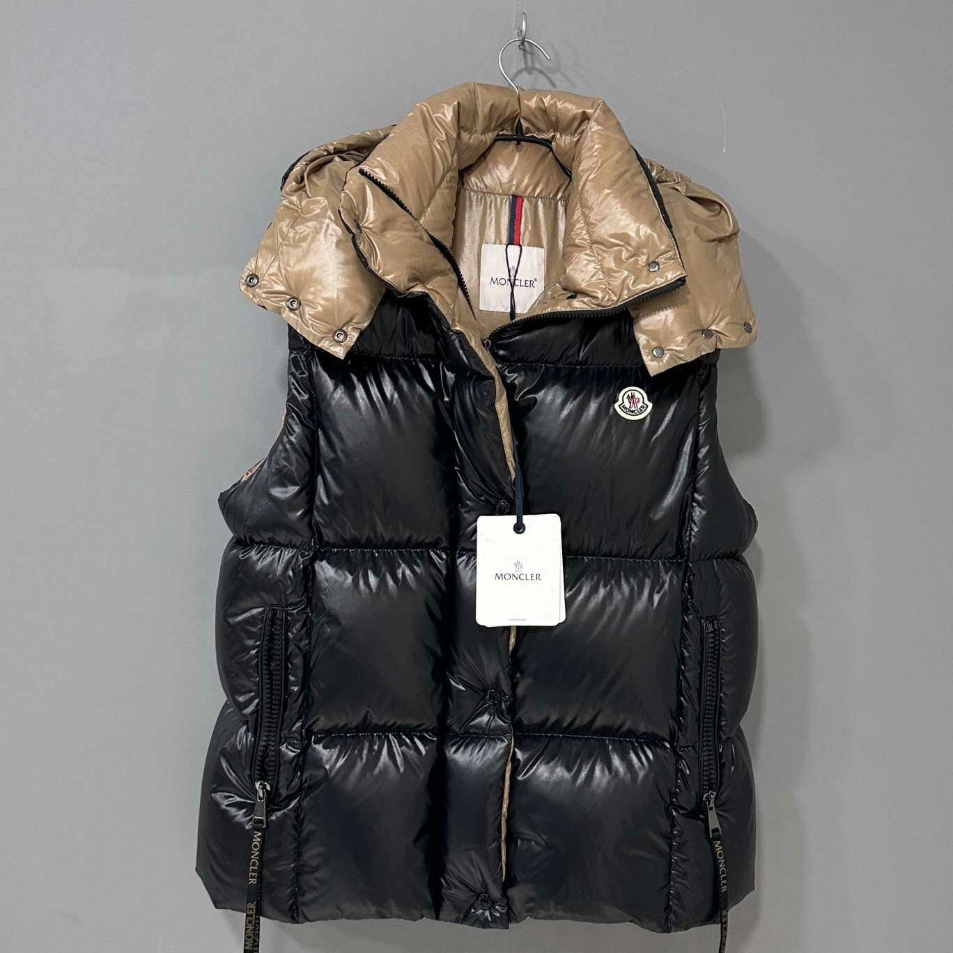 Moncler Moncler Down Black Vest s Men Size US S / EU 44-46 / 1 - 1 Thumbnail