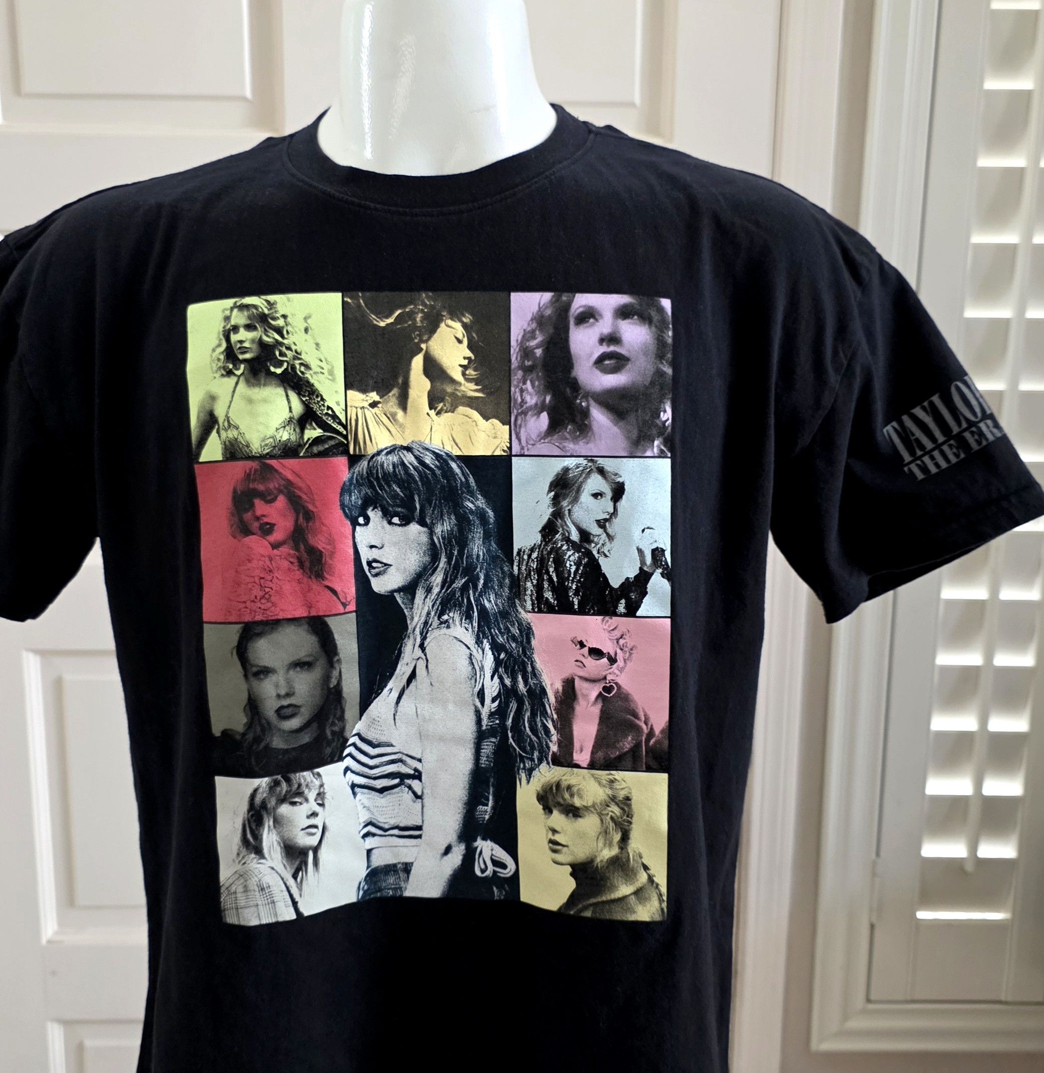 Other Taylor Swift The Eras Tour Black Official 2023-2024 Small Size S / US 4 / IT 40 - 2 Thumbnail