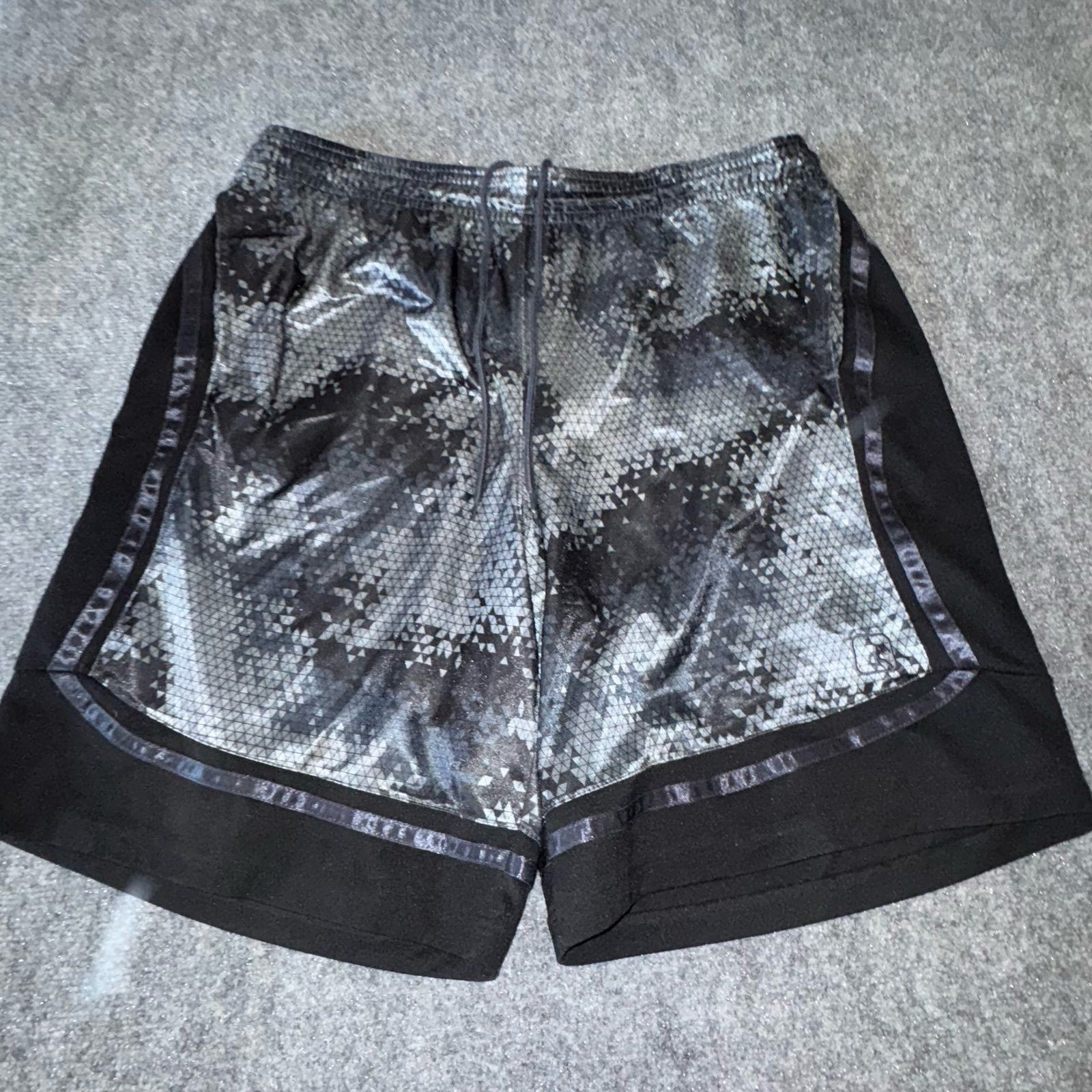 JW Anderson AND1 Grail Multicolor Dazzle Baggy Hoop Shorts Mens 2XL Rare Size US 40 / EU 56 - 1 Thumbnail