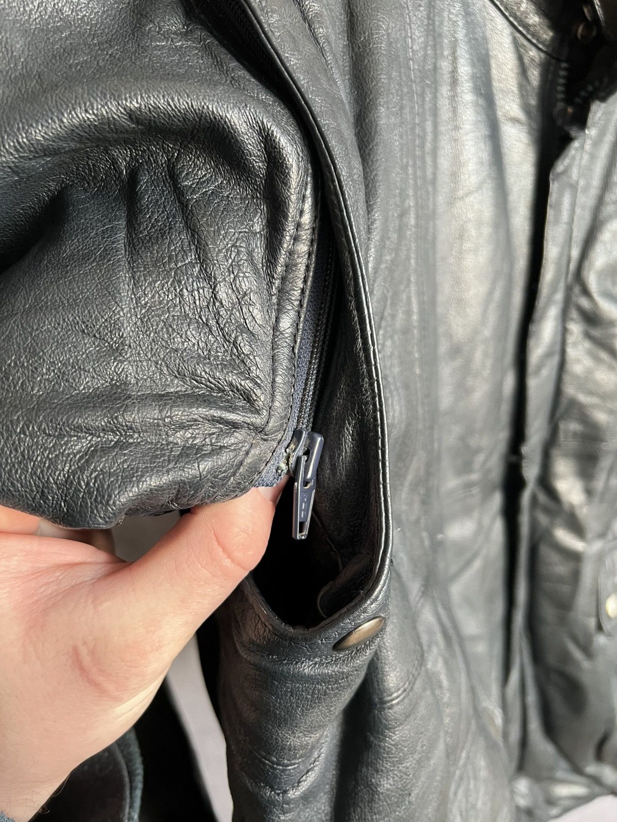 Genuine Leather Vintage Genuine Leather Bomber Jacket 90s Transformer Vest Size US L / EU 52-54 / 3 - 7 Thumbnail