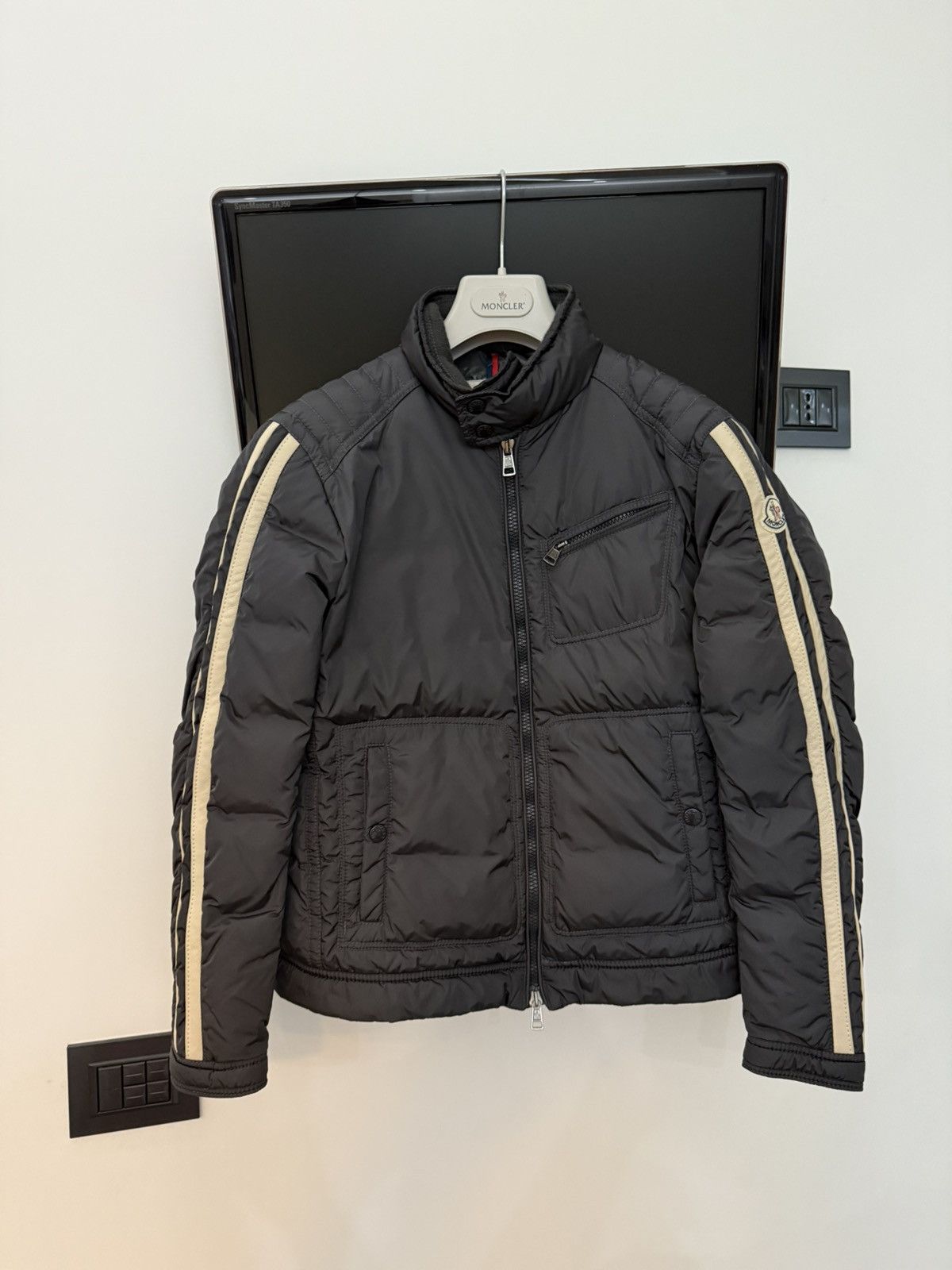 Moncler Moncler Jacket for mens Size US S / EU 44-46 / 1 - 1 Thumbnail