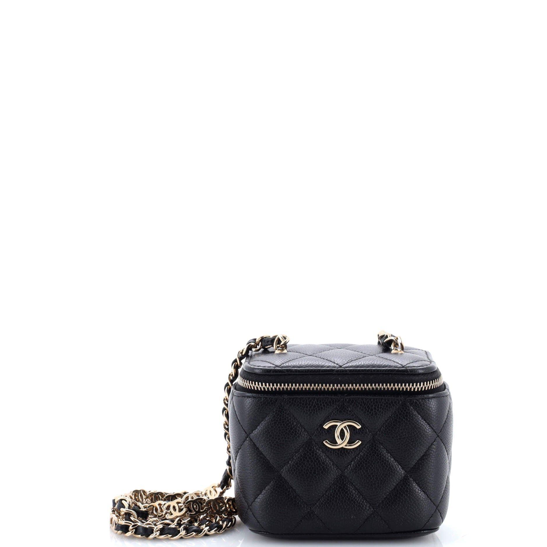 Chanel Tiny CC Link Vanity Case with Chain Size ONE SIZE - 1 Thumbnail
