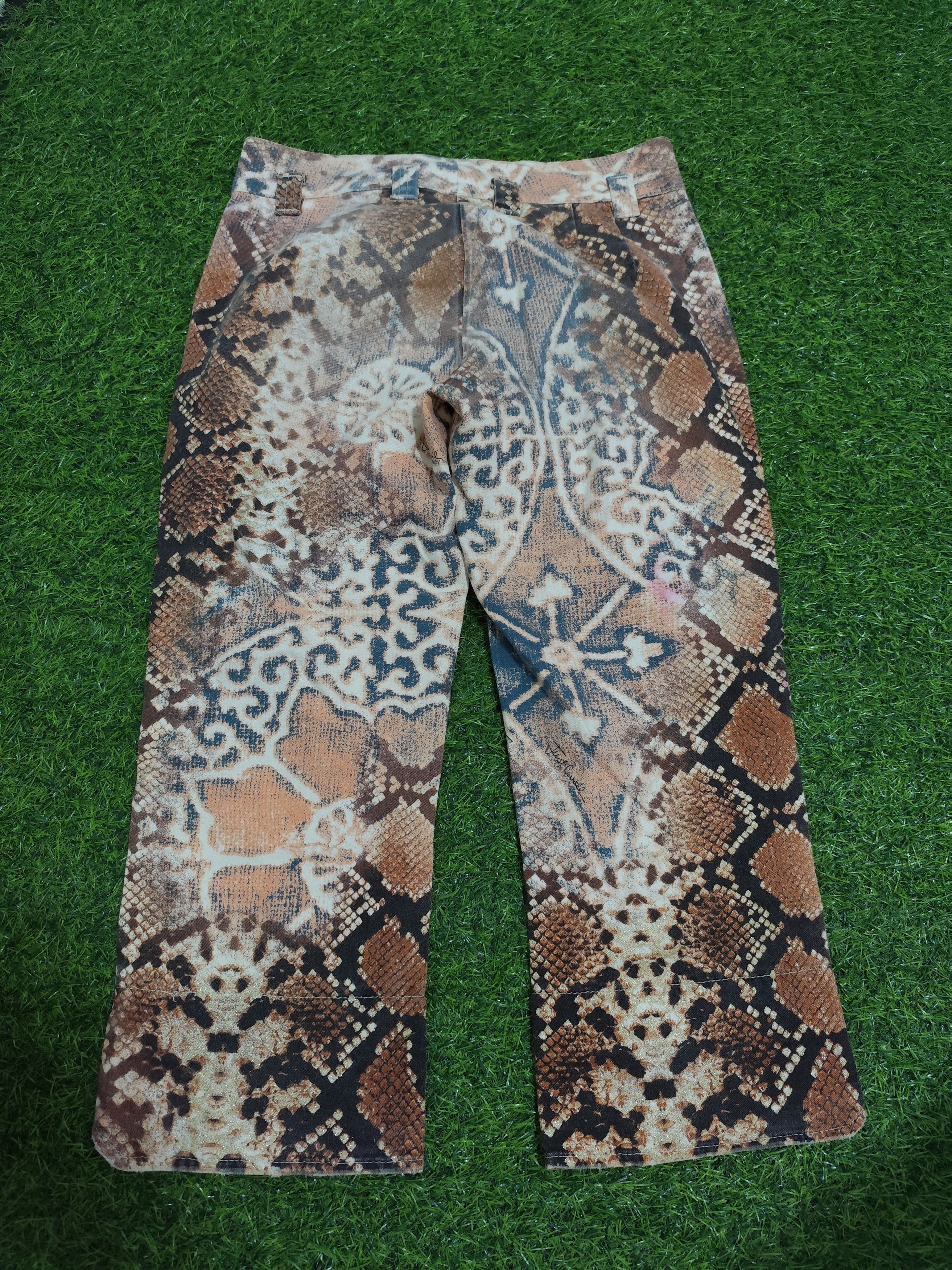 Roberto Cavalli BUNDLE CAVALLI SNAKE SHIRT AND 3/4 PANTS Size S / US 4 / IT 40 - 7 Thumbnail