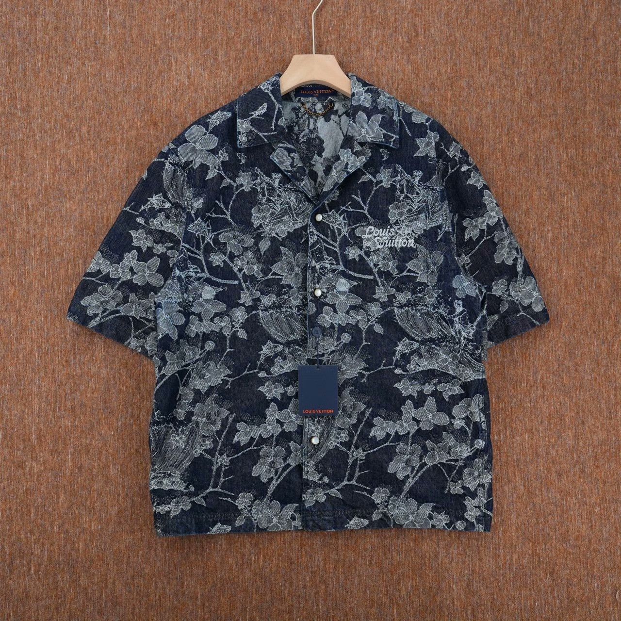 Louis Vuitton Louis Vuitton Printed Black Shirt XL Men Size US XL / EU 56 / 4 - 1 Thumbnail