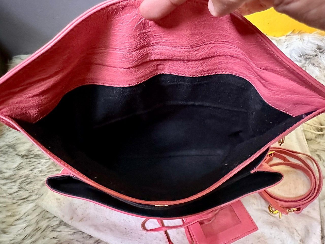 Balenciaga Authentic Balenciaga Agneau Rose Azalee Giant 12 Envelope Size ONE SIZE - 6 Thumbnail