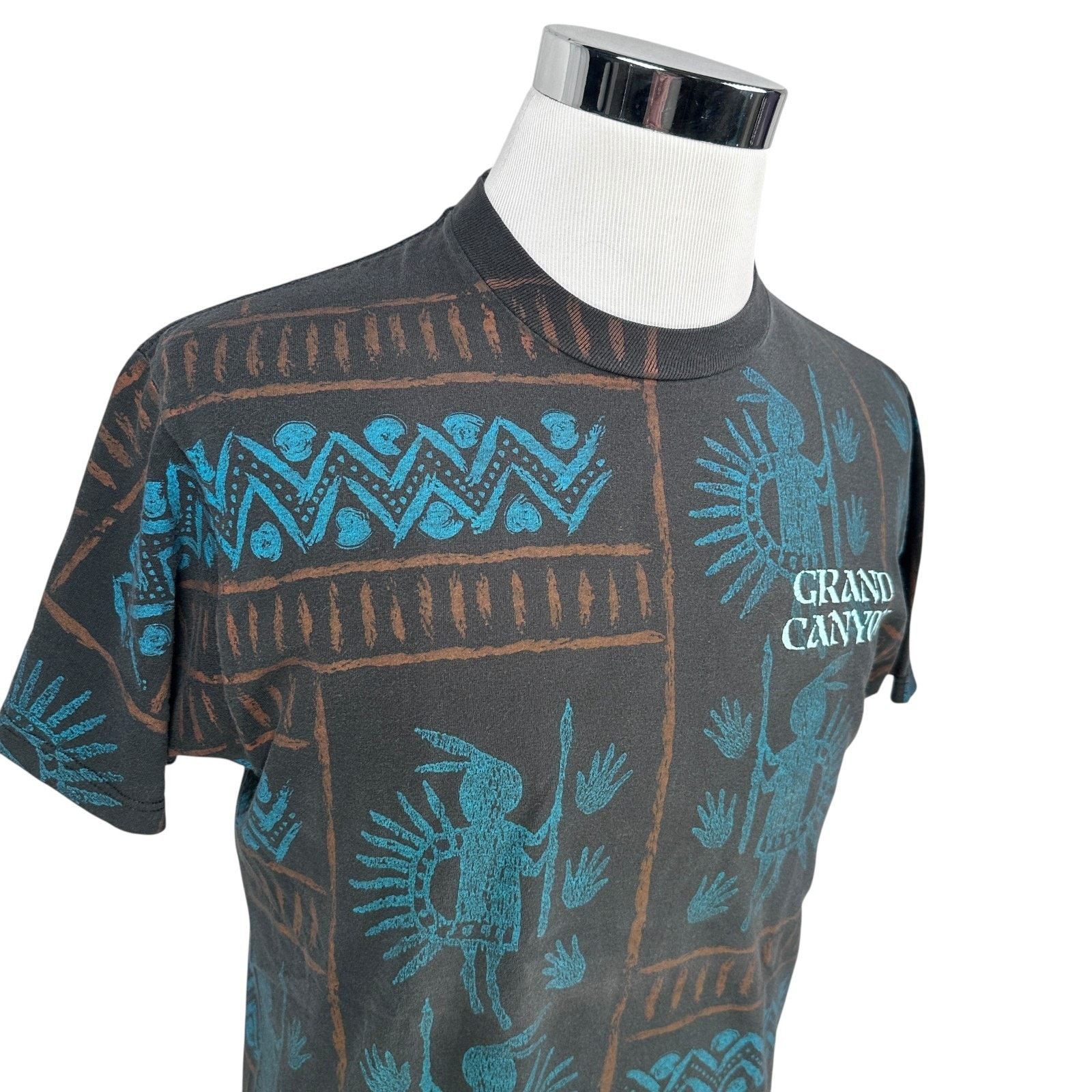 Jerzees Vintage Grand Canyon T-Shirt Mens Large Black Aztec AOP USA Size US L / EU 52-54 / 3 - 2 Thumbnail