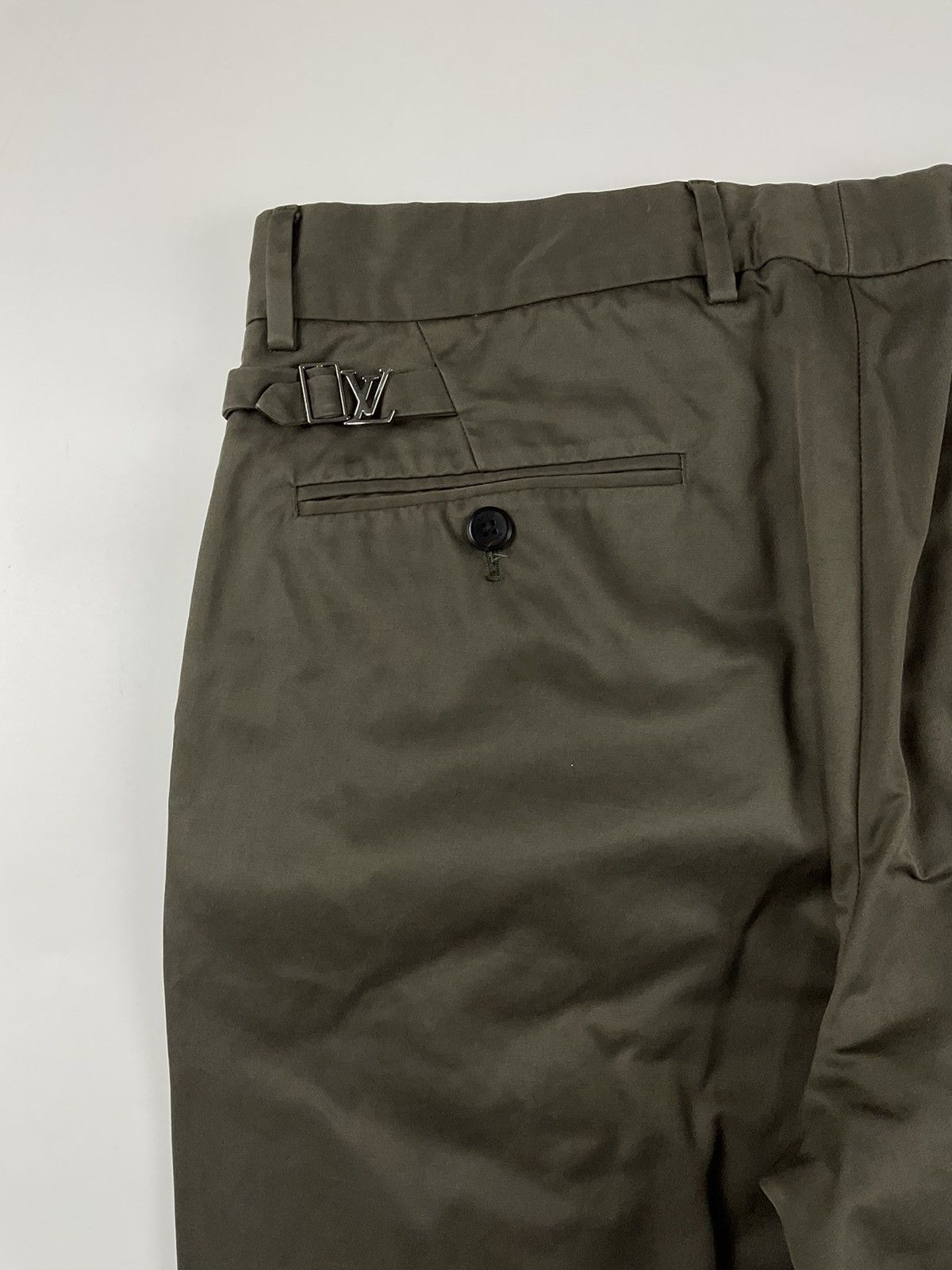 Louis Vuitton Louis Vuitton LV Logo Buckle Trouser Size US 32 / EU 48 - 8 Thumbnail