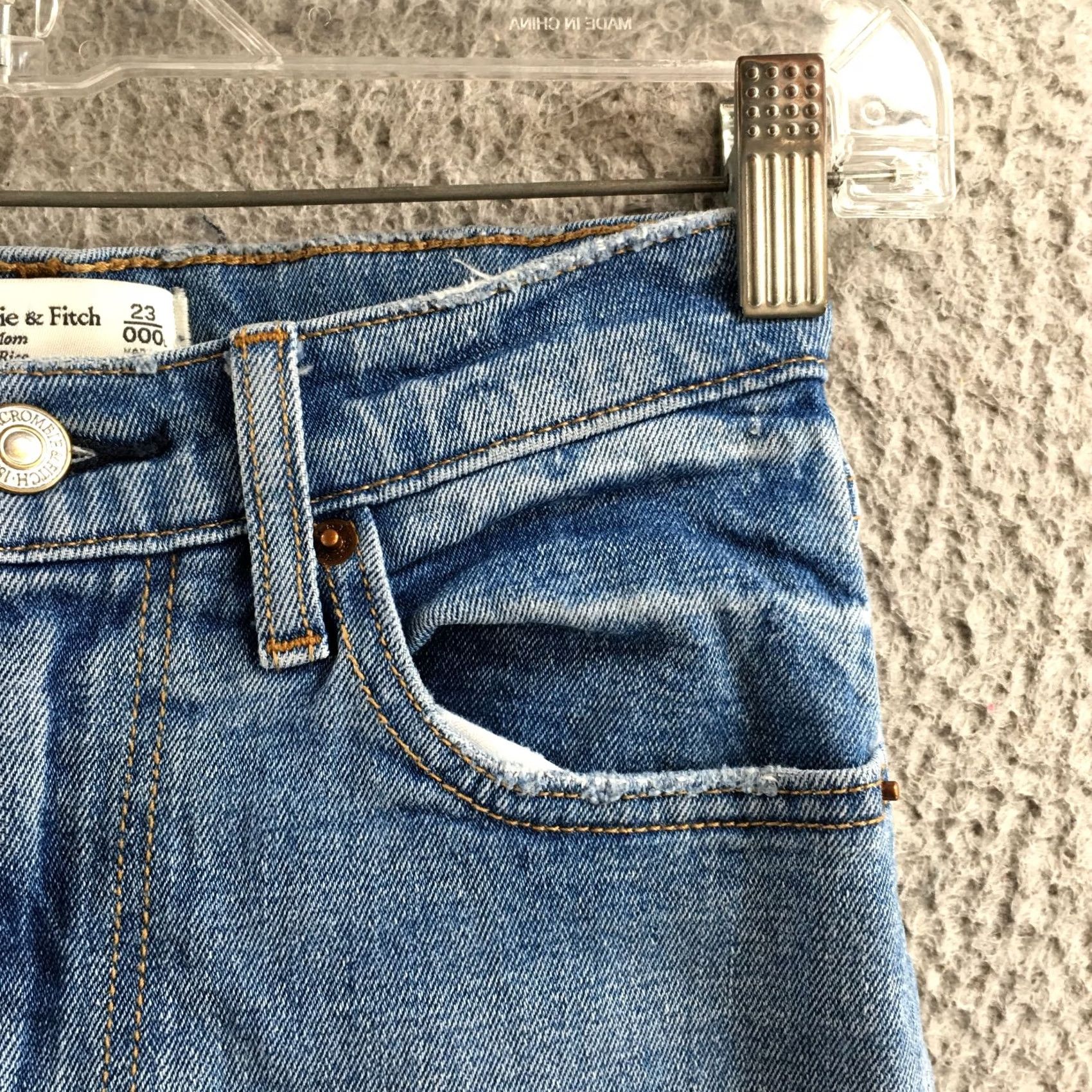Abercrombie & Fitch Abercrombie & Fitch Jeans Womens 23 Blue The Mom High Rise Straight Leg Zip Fly Shirt? Size 40" / US 18 - 4 Thumbnail