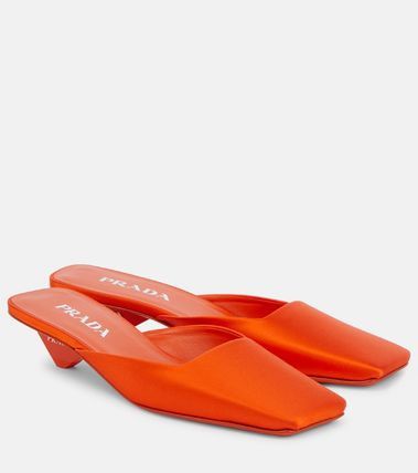 $1.4K VALUE prada satin square toe mule sandals in orange