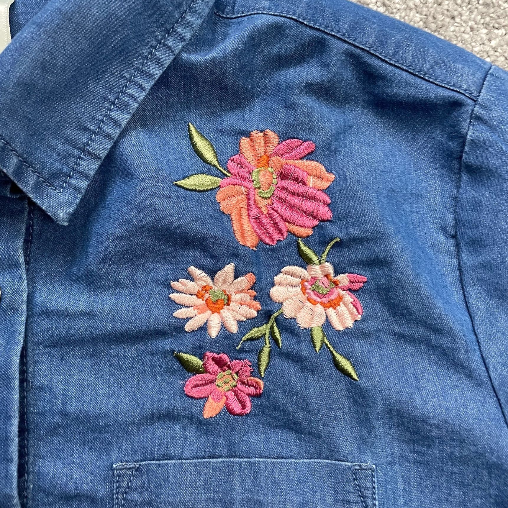 Blair Blair Shirt Women M Blue Denim Floral Embroidered Button-Up Pocket Chambray Shirt Size M / US 6-8 / IT 42-44 - 4 Thumbnail