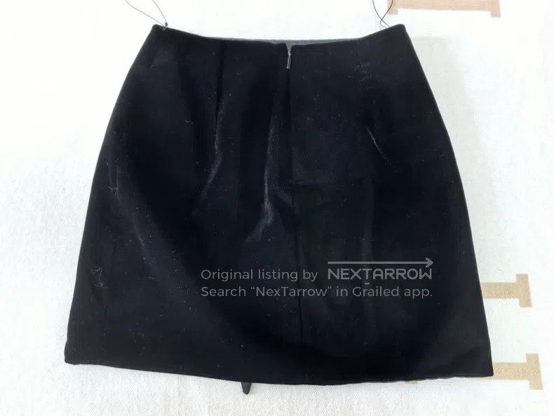 Saint Laurent Paris Saint Laurent Paris size F34 Black Velvet Midi Skirt Size 23" - 3 Thumbnail