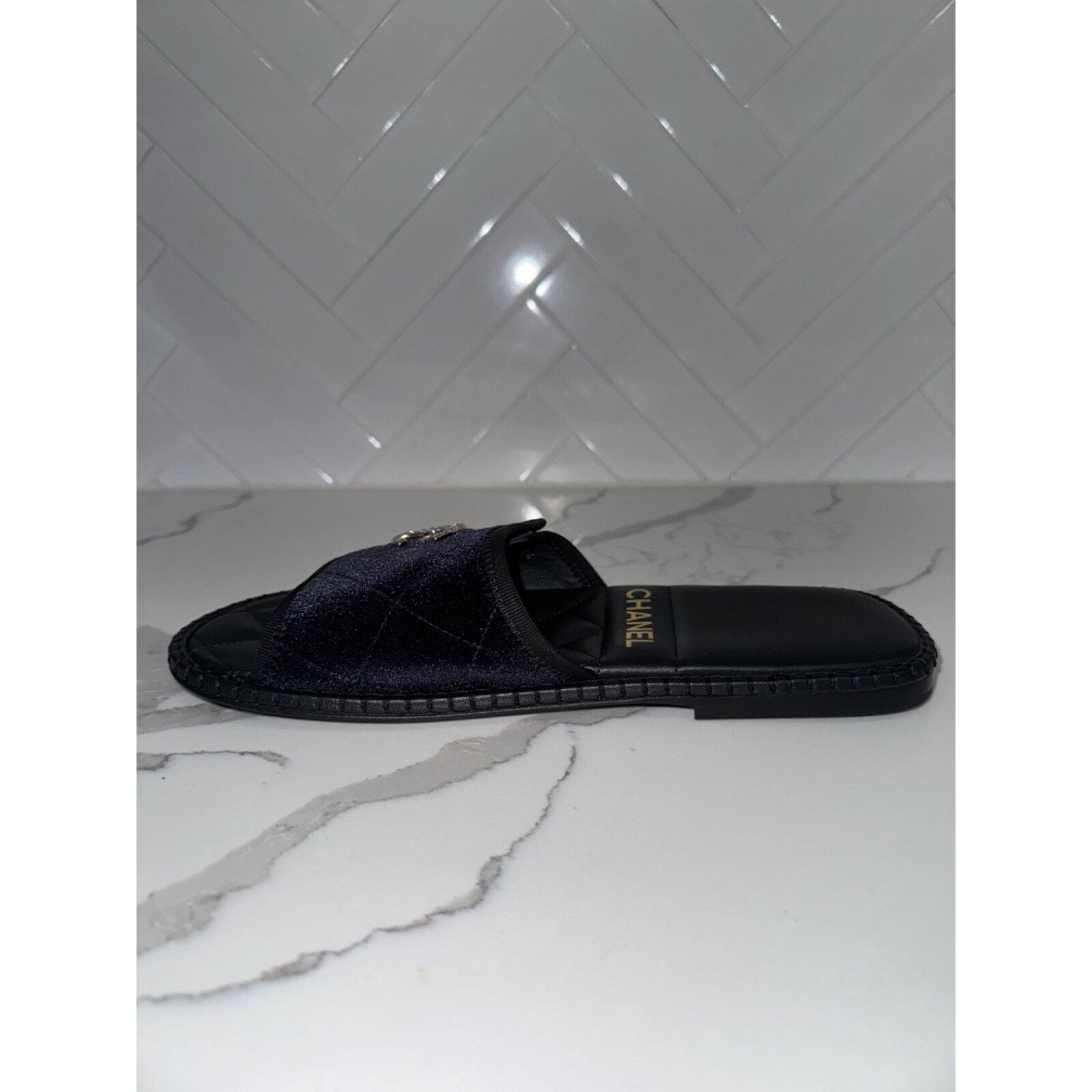 Chanel Chanel 23M Black Velvet Crystal CC Logo Hotel Mule Slide Size US 10 / IT 40 - 19 Thumbnail