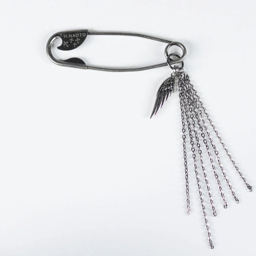 h.naoto safety pin