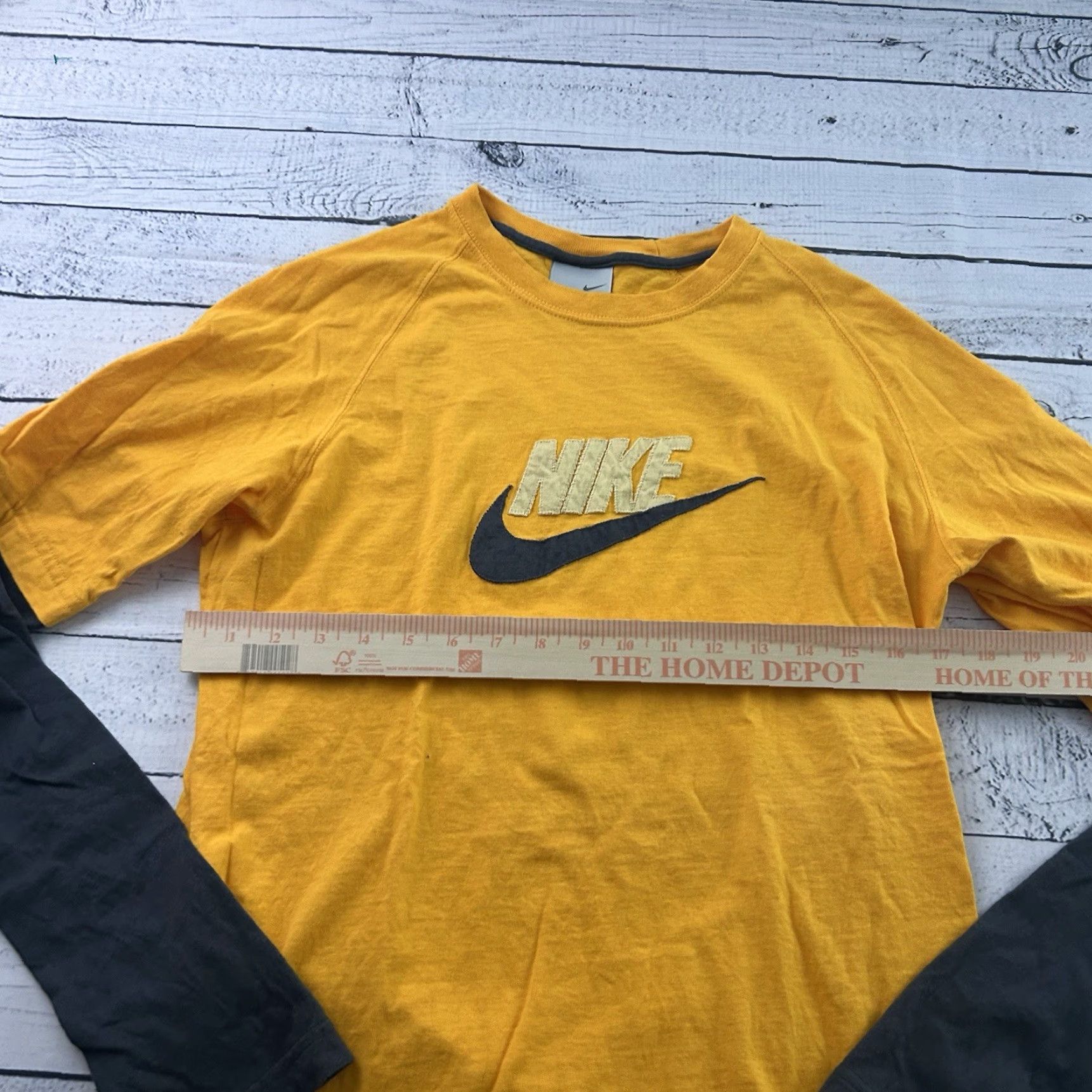 Nike VINTAGE Nike Long Sleeve T-Shirt Men's M Gray Gold Shirt Men Medium Gray Nike Long Sleeve Vintage Y2K Size US M / EU 48-50 / 2 - 4 Thumbnail