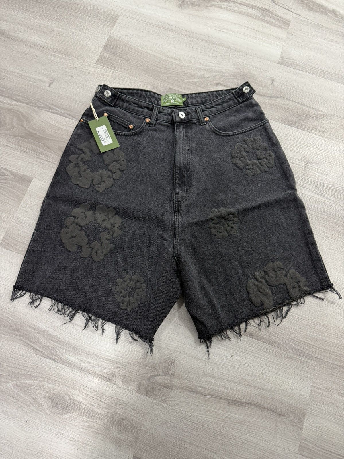 Denim Tears Cotton Wreath Denim Shorts (M)
