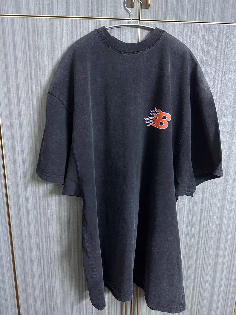 Balenciaga Balenciaga Double B Flame Short Sleeve - dmc Size US XS / EU 42 / 0 - 1 Thumbnail