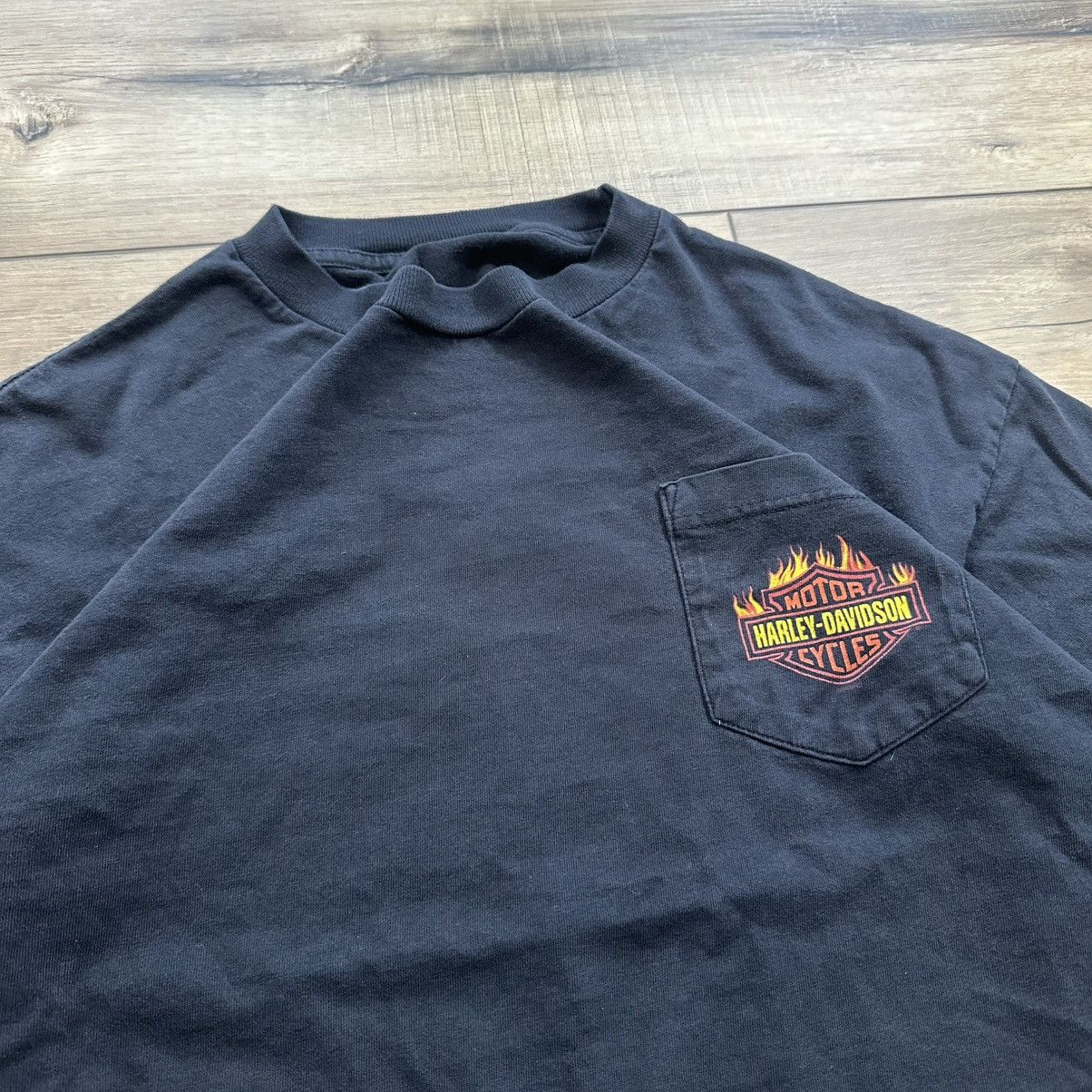 Harley Davidson Vintage 2000s Harley Davidson Black Flame Pocket Graphic Tee Size US L / EU 52-54 / 3 - 4 Thumbnail