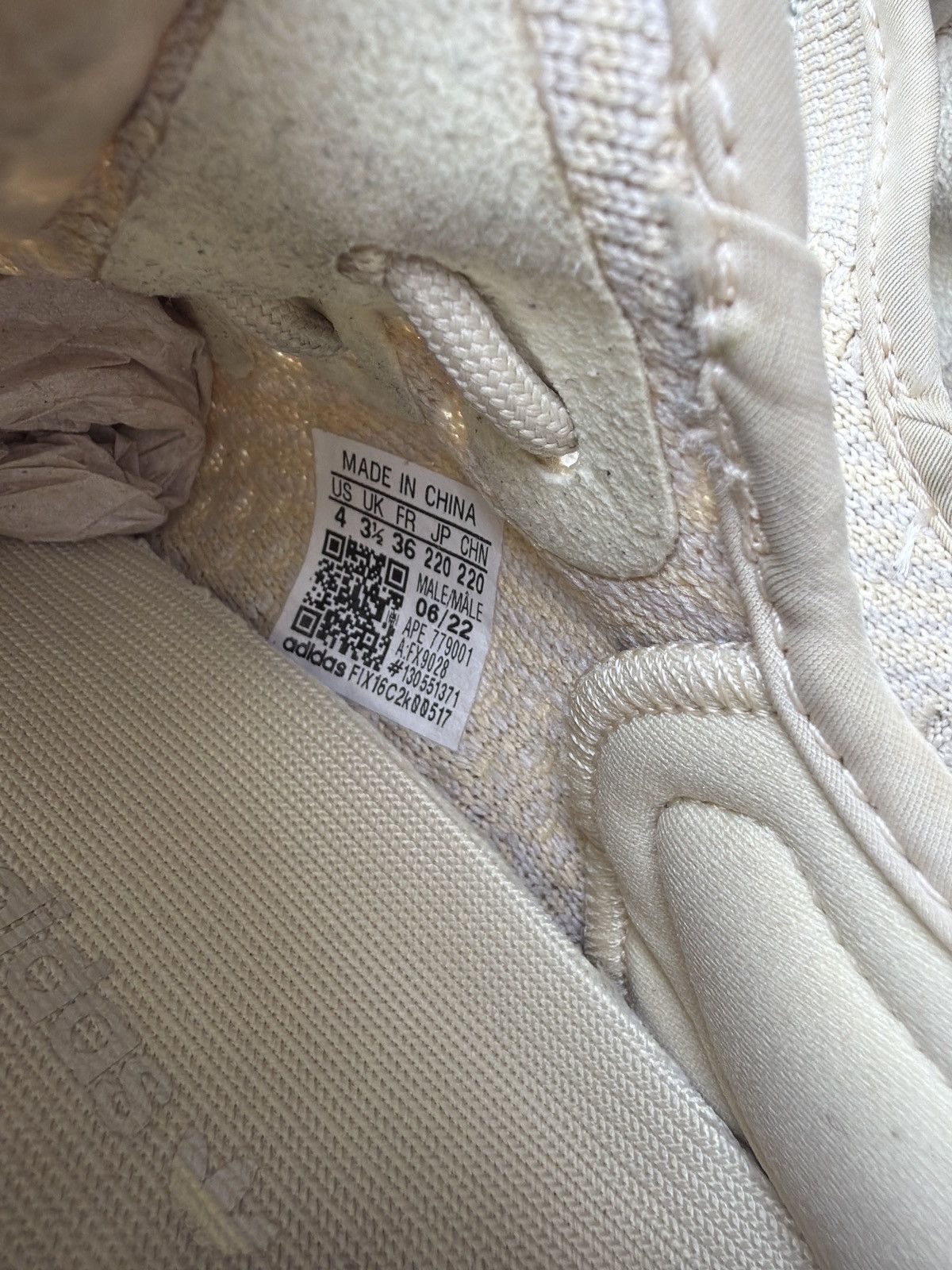 Yeezy Yeezy 350 Boost V2 - Mens size 4 Size US 5 / EU 37 - 8 Thumbnail