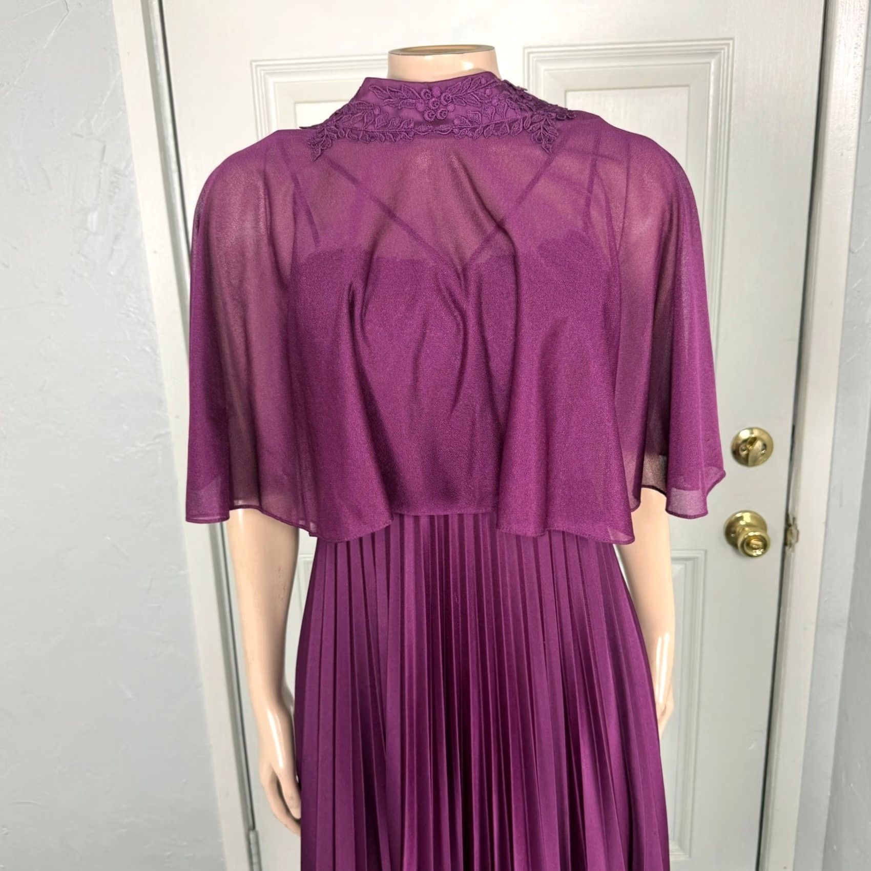 Vintage VINTAGE Bridesmaid Dress 2 piece Set Polyester Pleated Sheer Lace Purple 1970s XS Womens Party/Cocktail Dress Size XS / US 0-2 / IT 36-38 - 2 Thumbnail