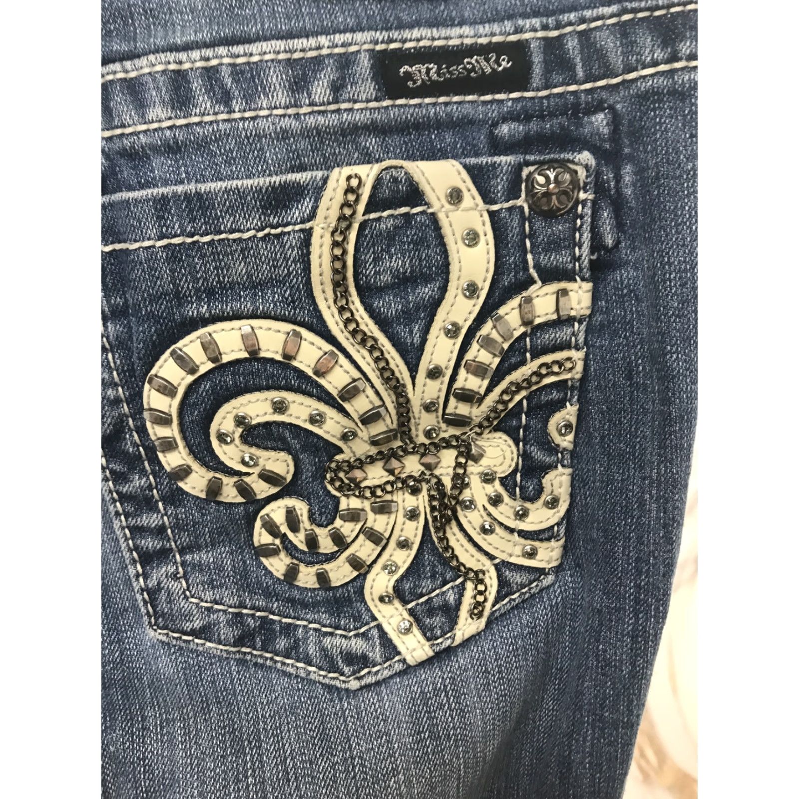Miss Me Miss Me Capri Jeans Women's 30 Medium Wash Denim JP6048P5 Jeans Capris 5-Pocket Slim Blue Autumn Womens Mens Size 30" / US 8 / IT 44 - 3 Thumbnail