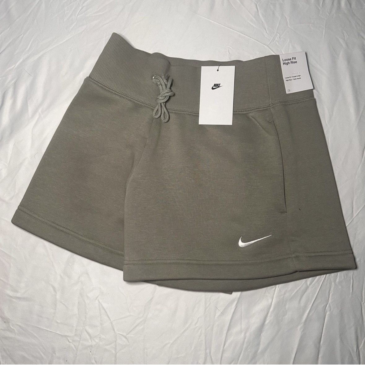 Nike Nike Women’s Green High-Waisted Fleece Shorts Size 28" / US 6 / IT 42 - 2 Thumbnail