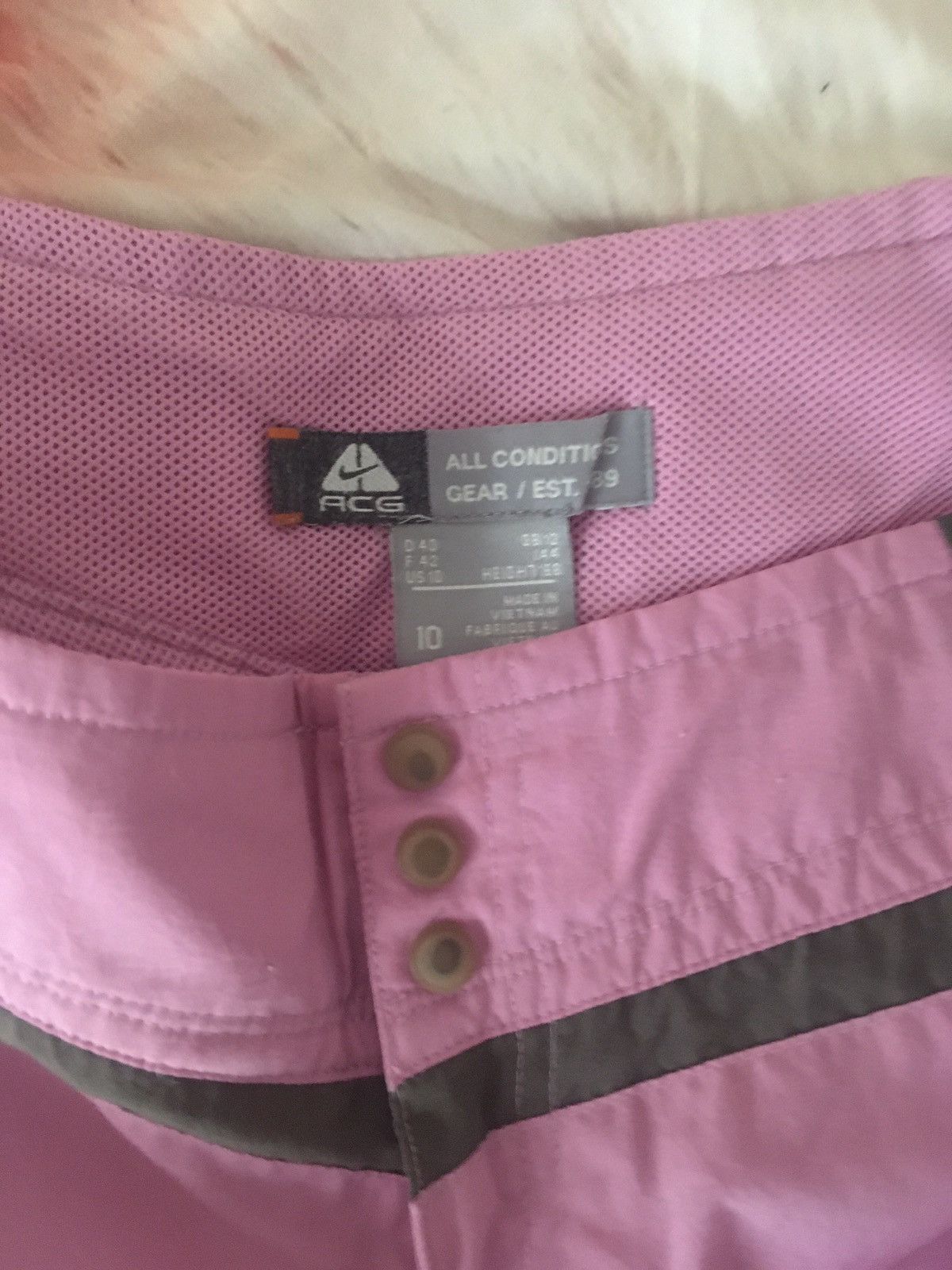 Nike × Nike ACG × Vintage Nike ACG pink shorts Size 28" / US 6 / IT 42 - 3 Thumbnail