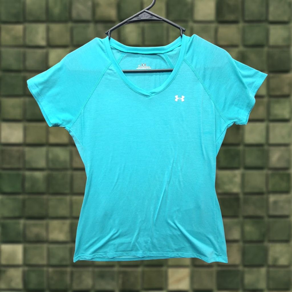 Under Armour Under Armour Shirt Womens S Slim HeatGear V-Neck Short Sleeve Blue 100% Polyester Athletic Pullover Activewear Warmer Months Wom mens? Size S / US 4 / IT 40 - 1 Thumbnail