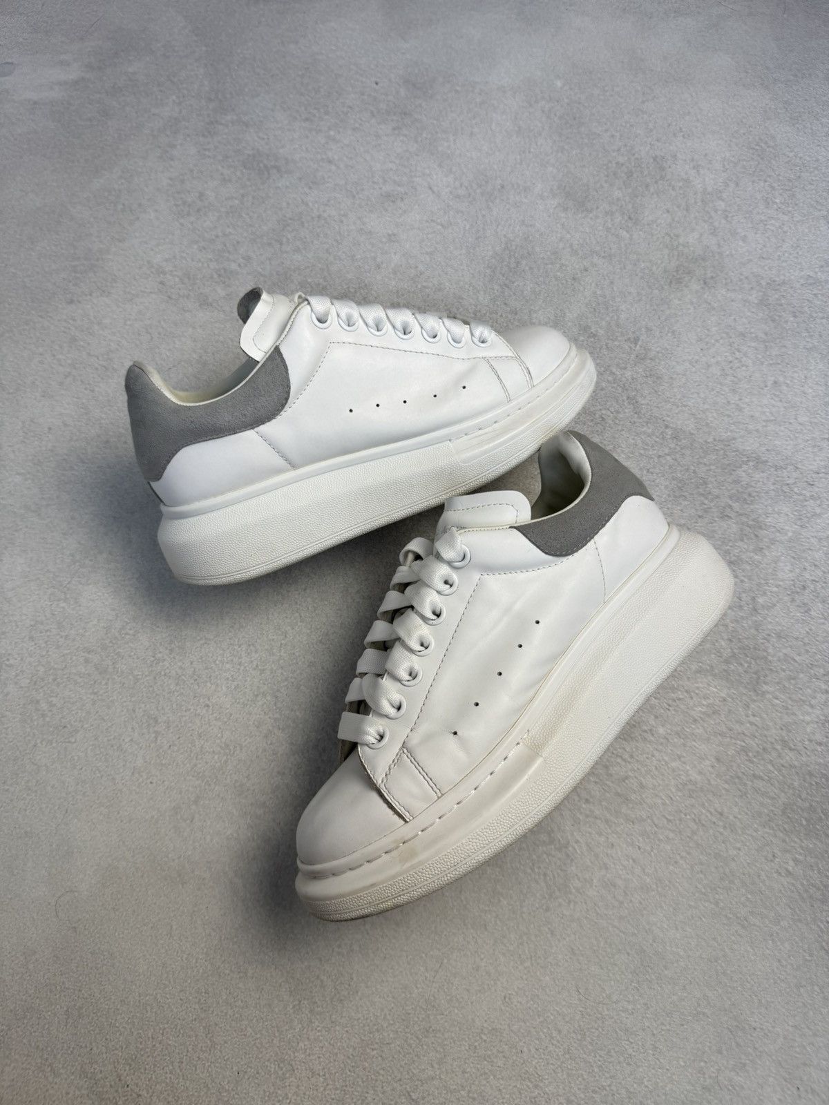 Alexander McQueen Alexander McQueen Oversized Leather Sneakers White size37 Size US 6.5 / IT 36.5 - 4 Thumbnail
