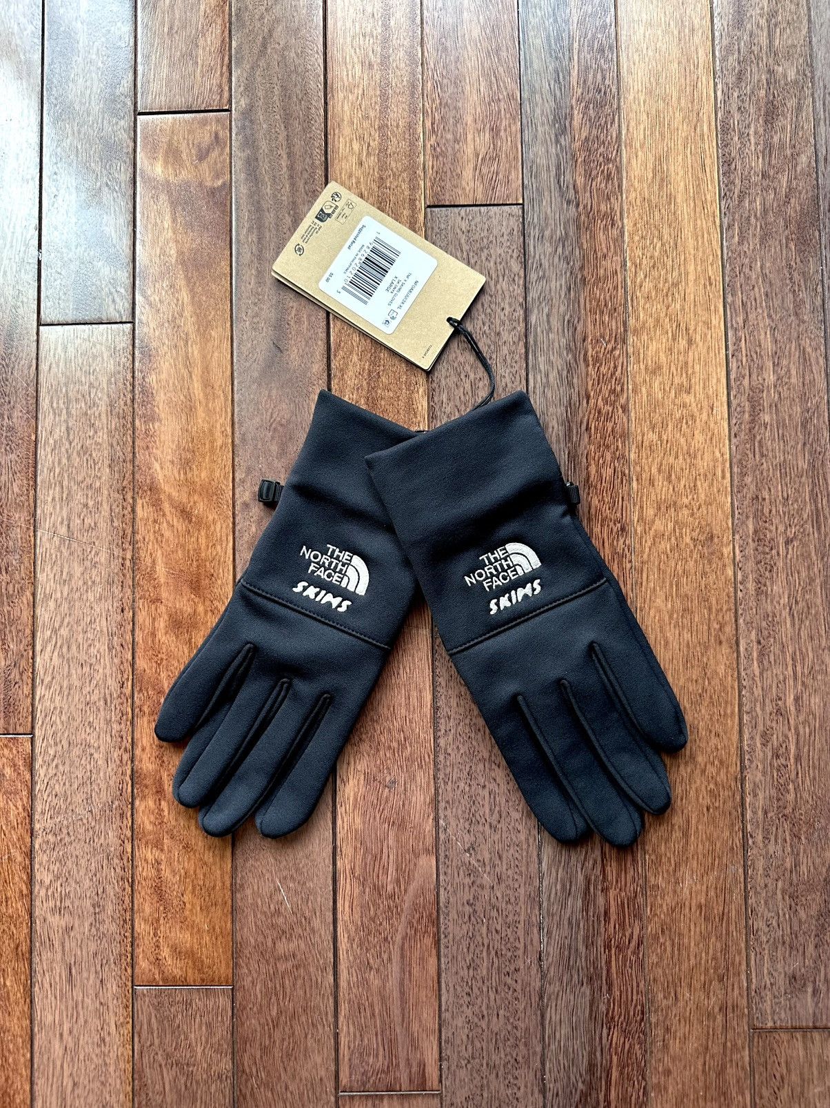 SKIMS × The North Face Skims x The North Face Gloves - XL - Black Size ONE SIZE - 1 Thumbnail