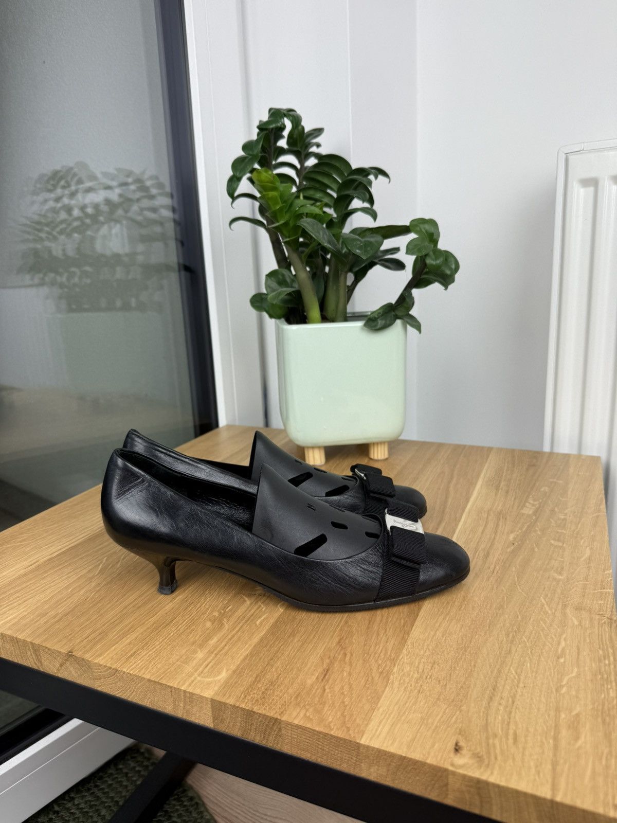 Salvatore Ferragamo Salvatore Ferragamo women heel shoes flats mules Size US 10 / IT 40 - 1 Thumbnail